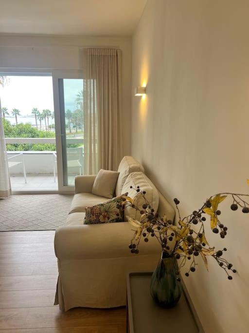 - Bay View Apartment