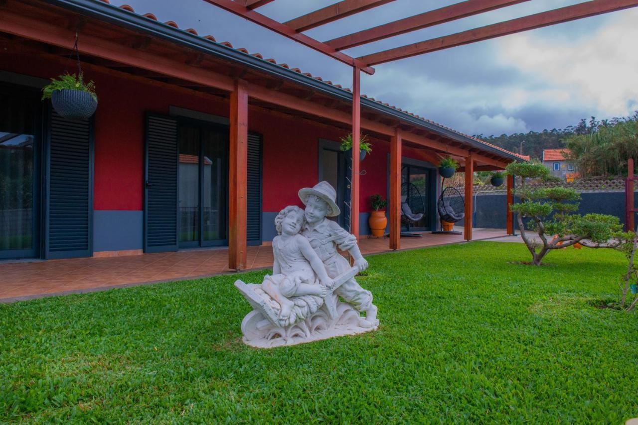 Rosa Villa Porto Moniz