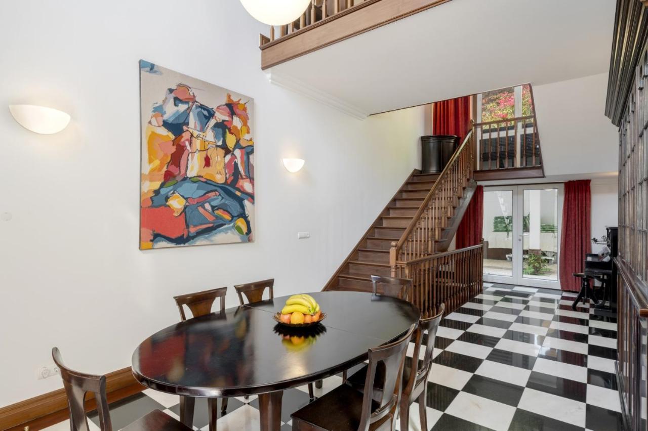 Villa Rostrum By
