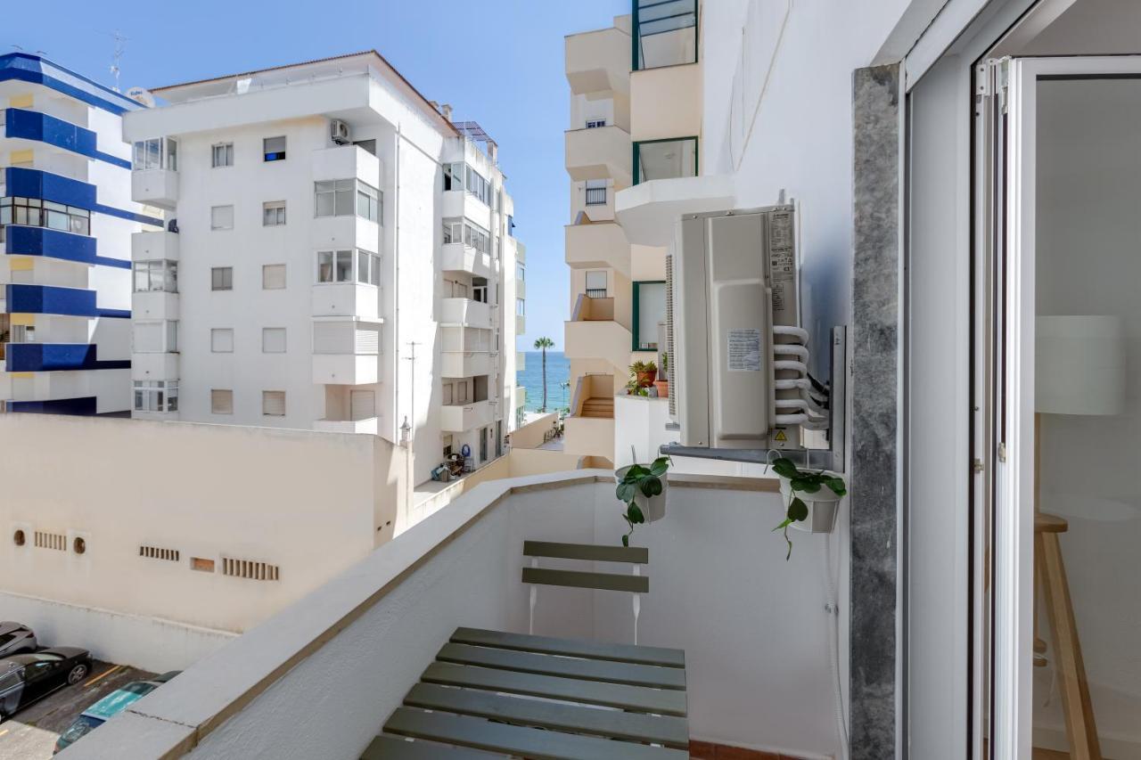 Apartment T2 Rosa Dos Ventos, A/c & Terrace - Casas & Papeis *