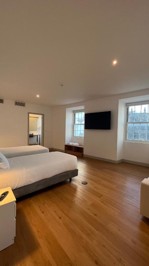 Matriz 55, & Hostel Ponta Delgada (Sao Miguel)