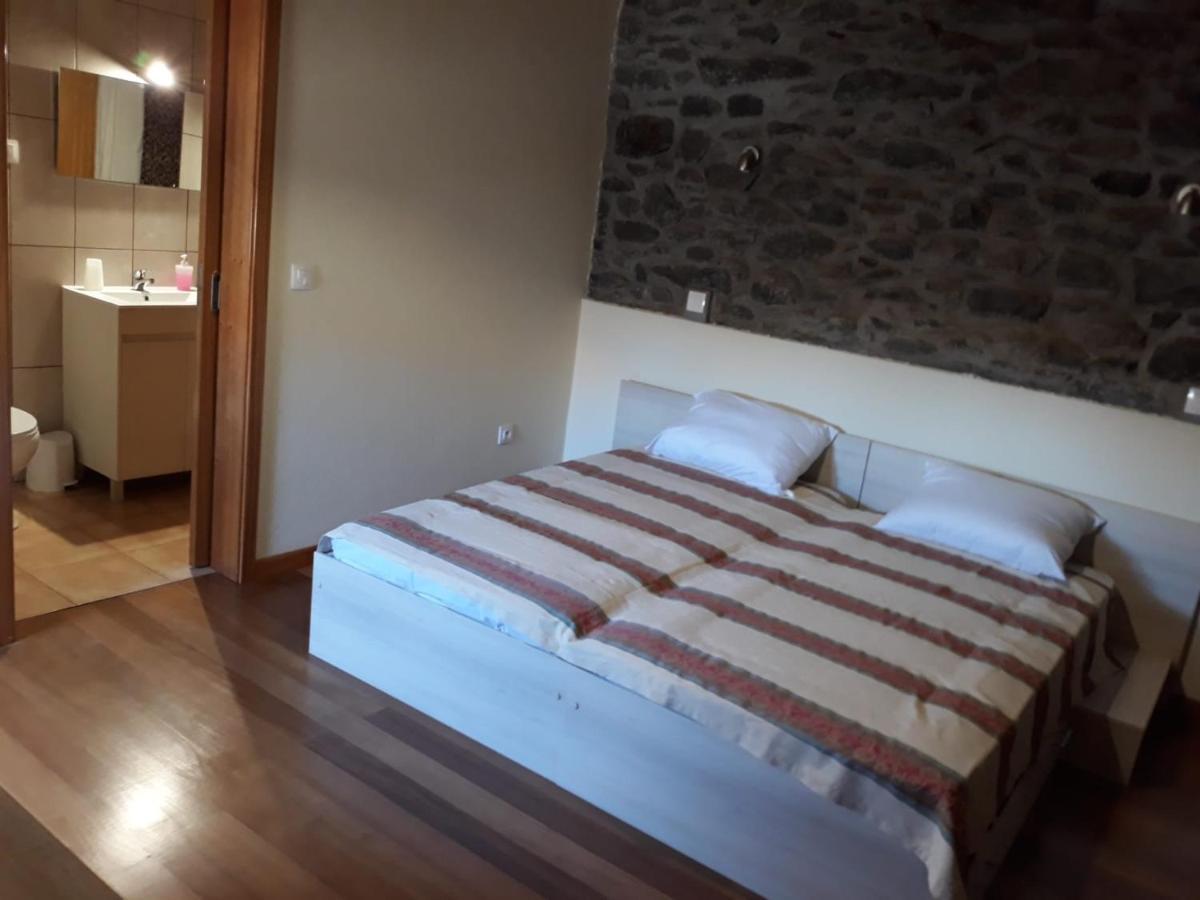 Quinta Escola Farm stay *