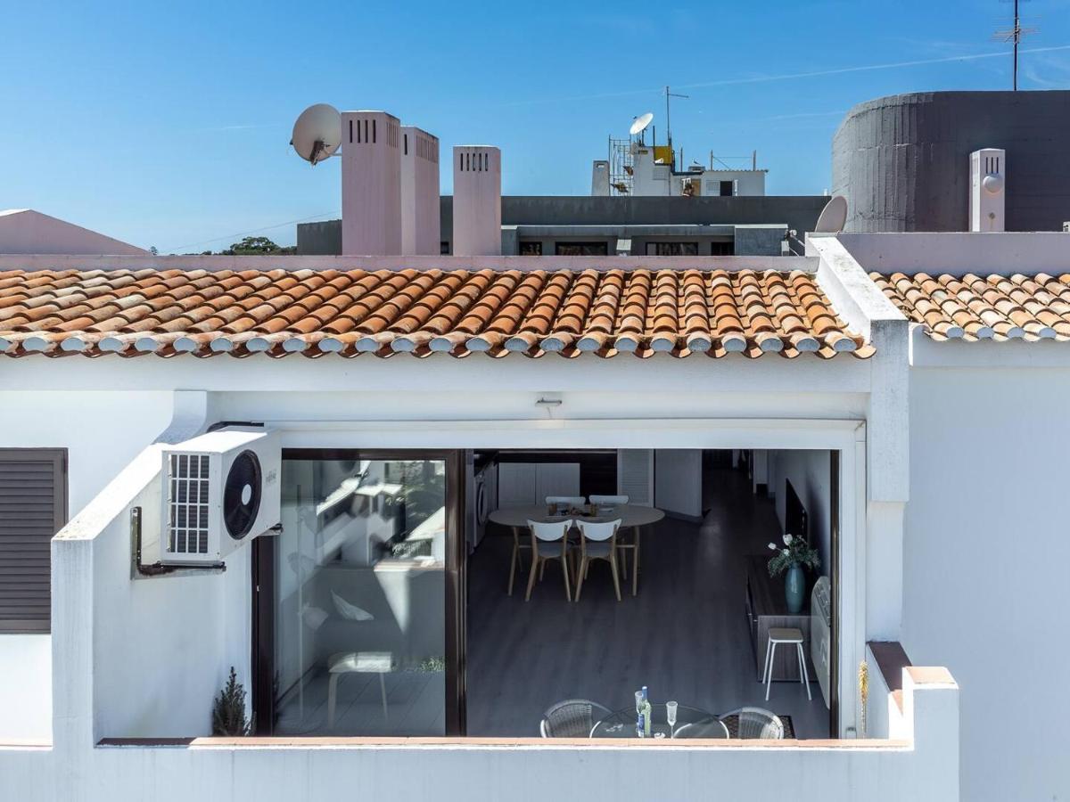 Lovely 3bd 150m Ocean View Ac Wi-fi Balcony *