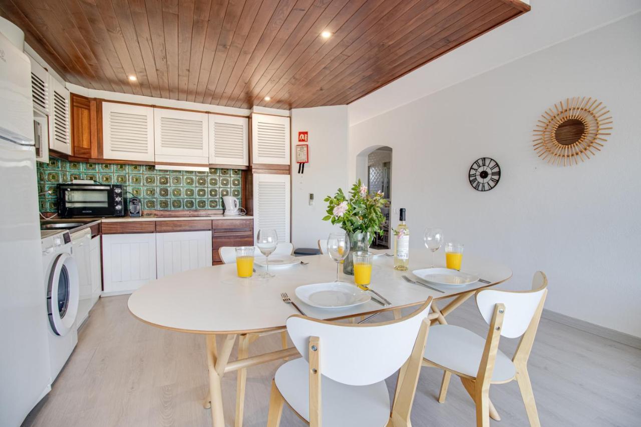 Lovely 3bd 150m Ocean View Ac Wi-fi Balcony Apartment