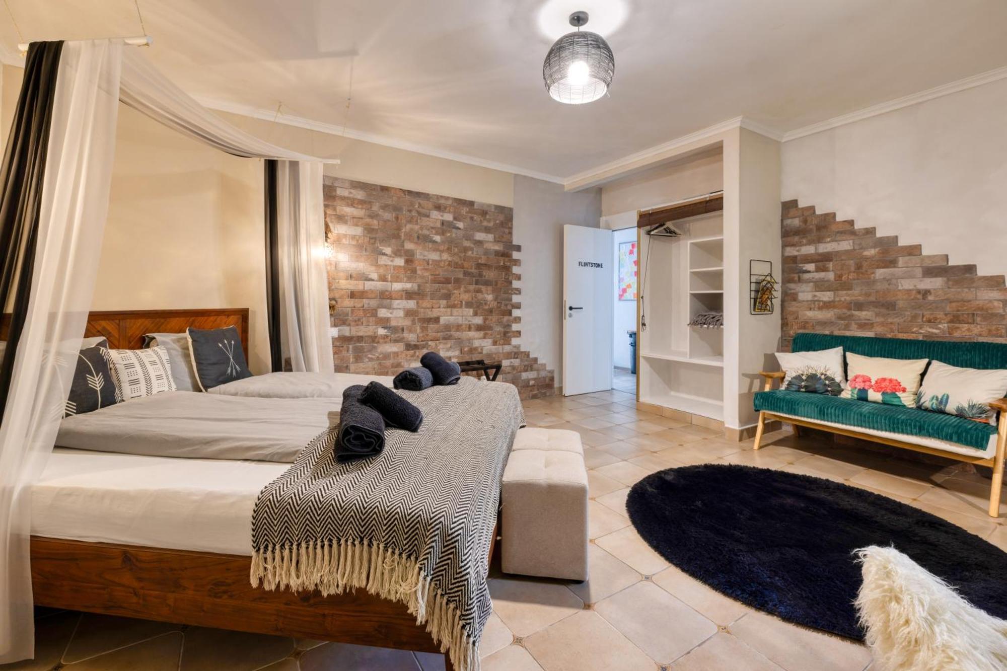 Guest house Pillows *
