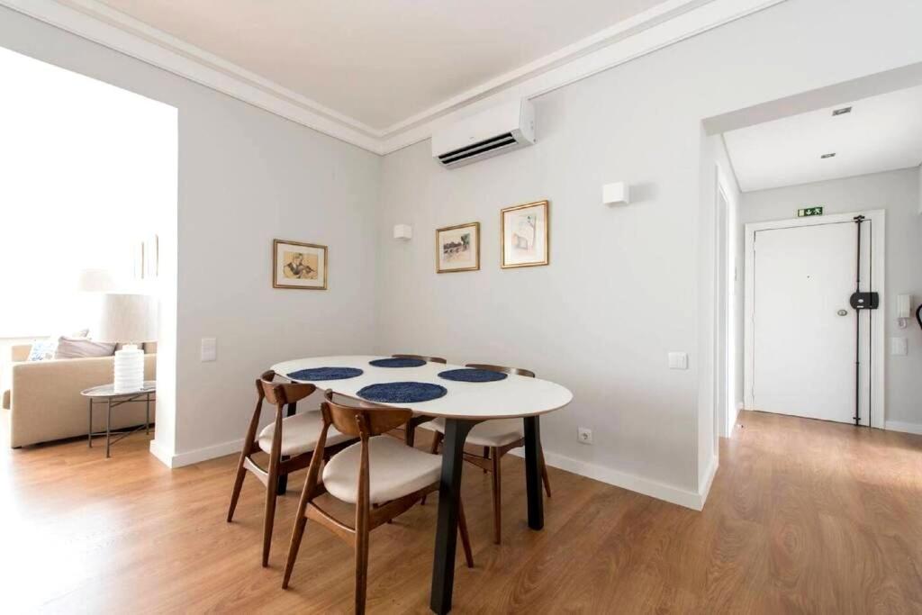 Appartement Elegant And Bright In Estoril