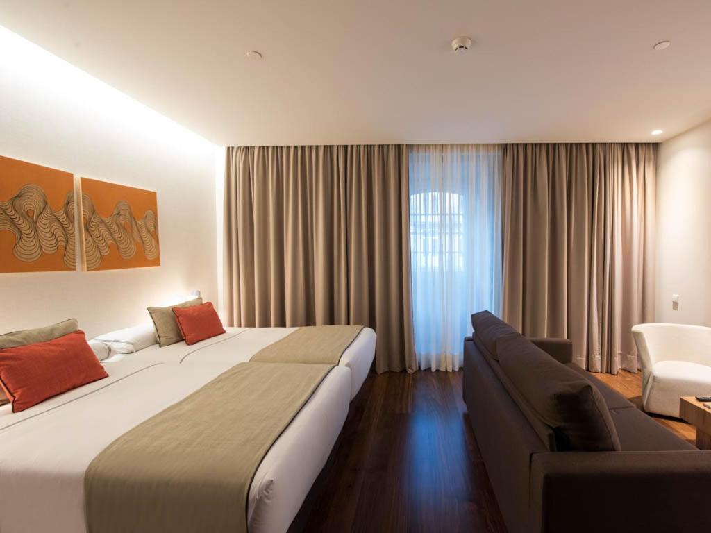 Carris Ribeira Hotel Porto