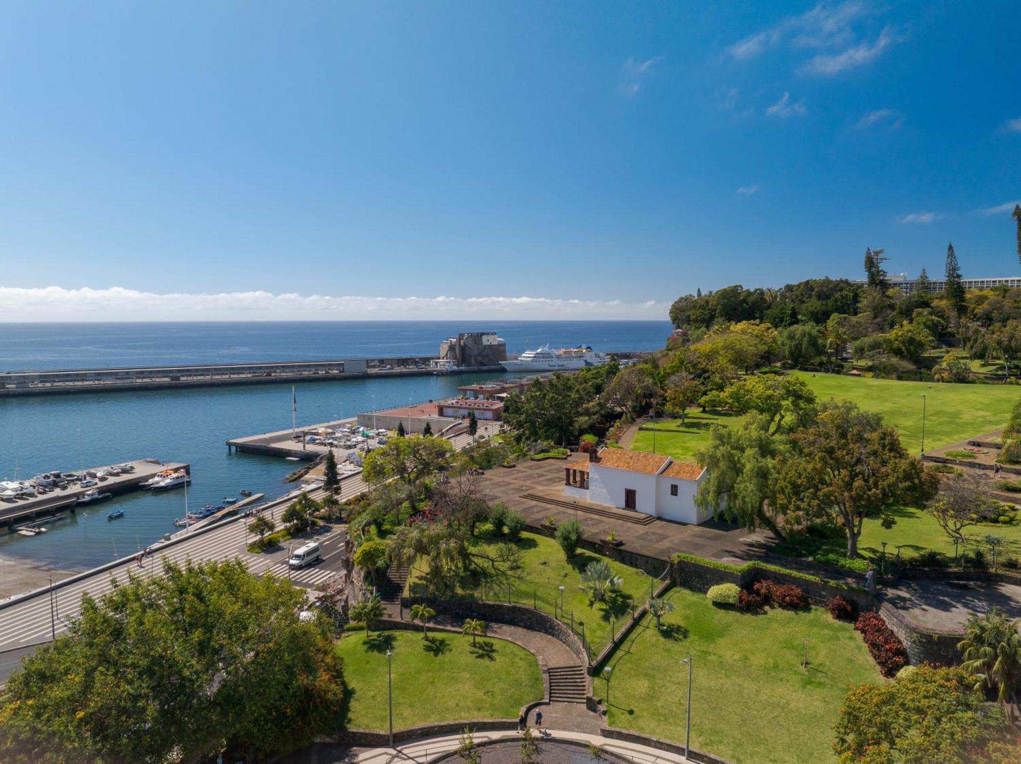 Funchal Marina Bay * Funchal (Madeira)