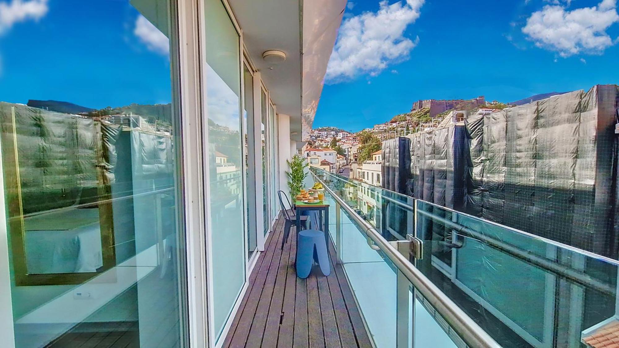 Upscales By Lovelystay - Private Parking Apartment Funchal (Madeira)