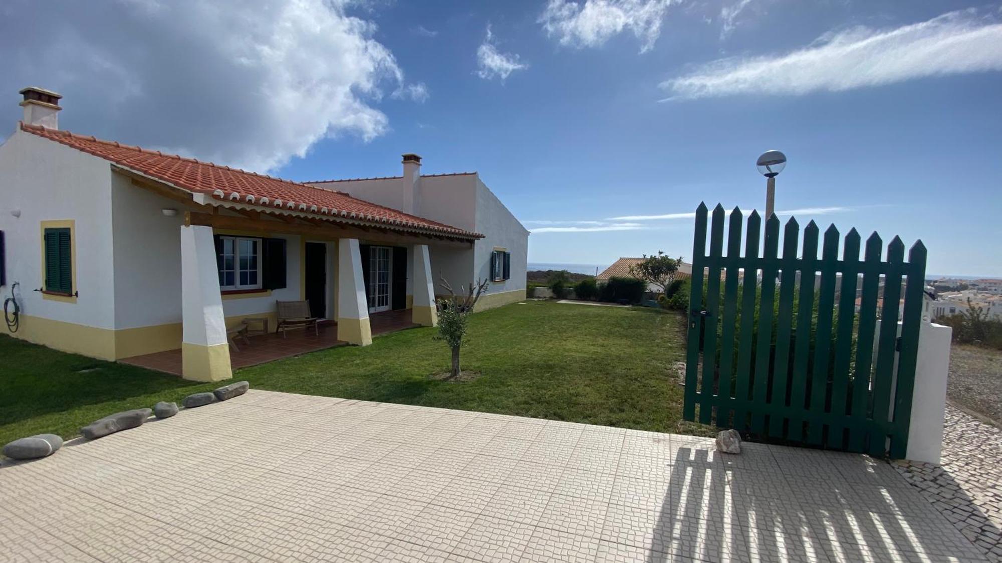 Holiday home Arrifana Break