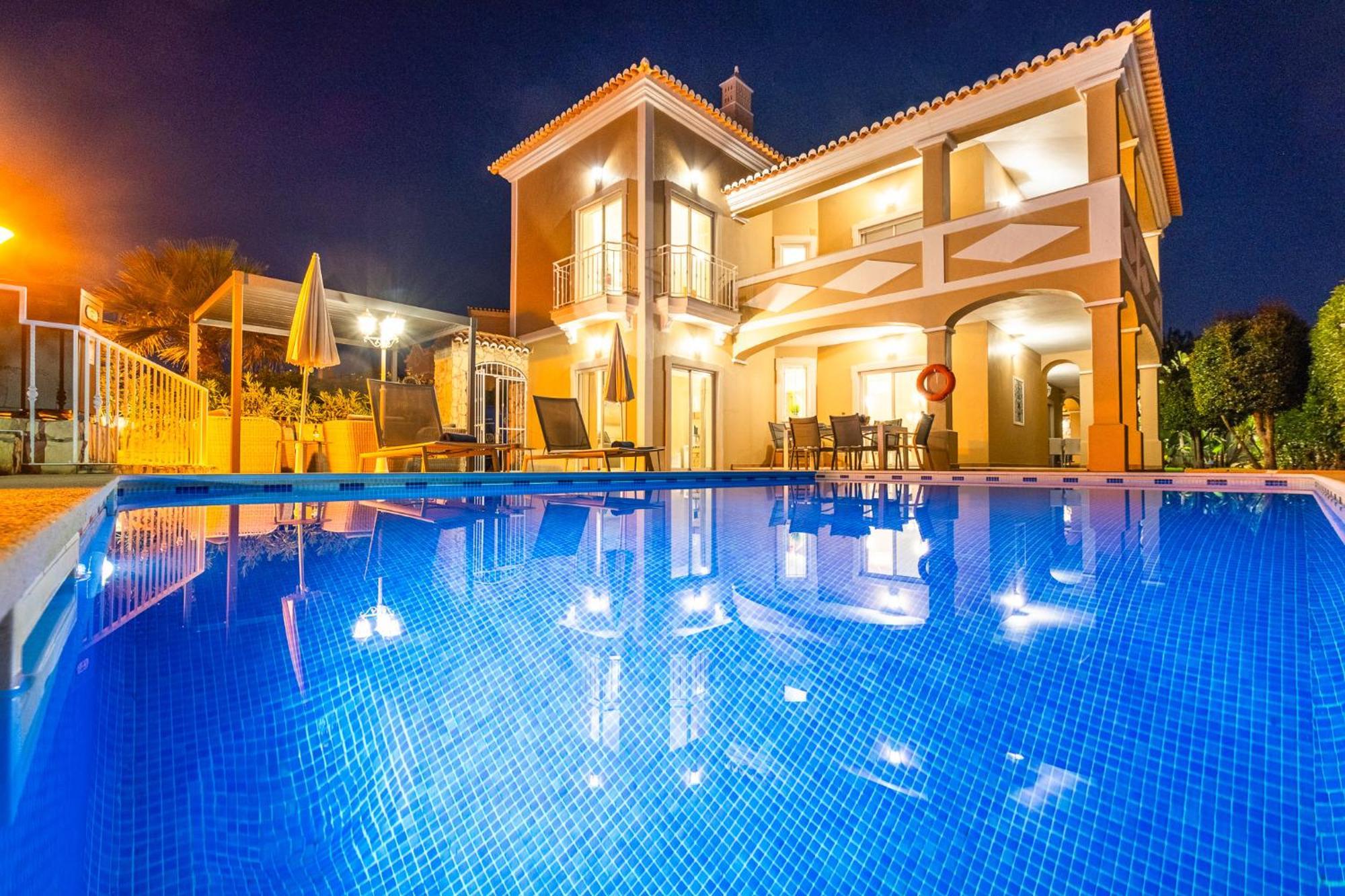 Villa Florenca By Algarve Vacation Albufeira
