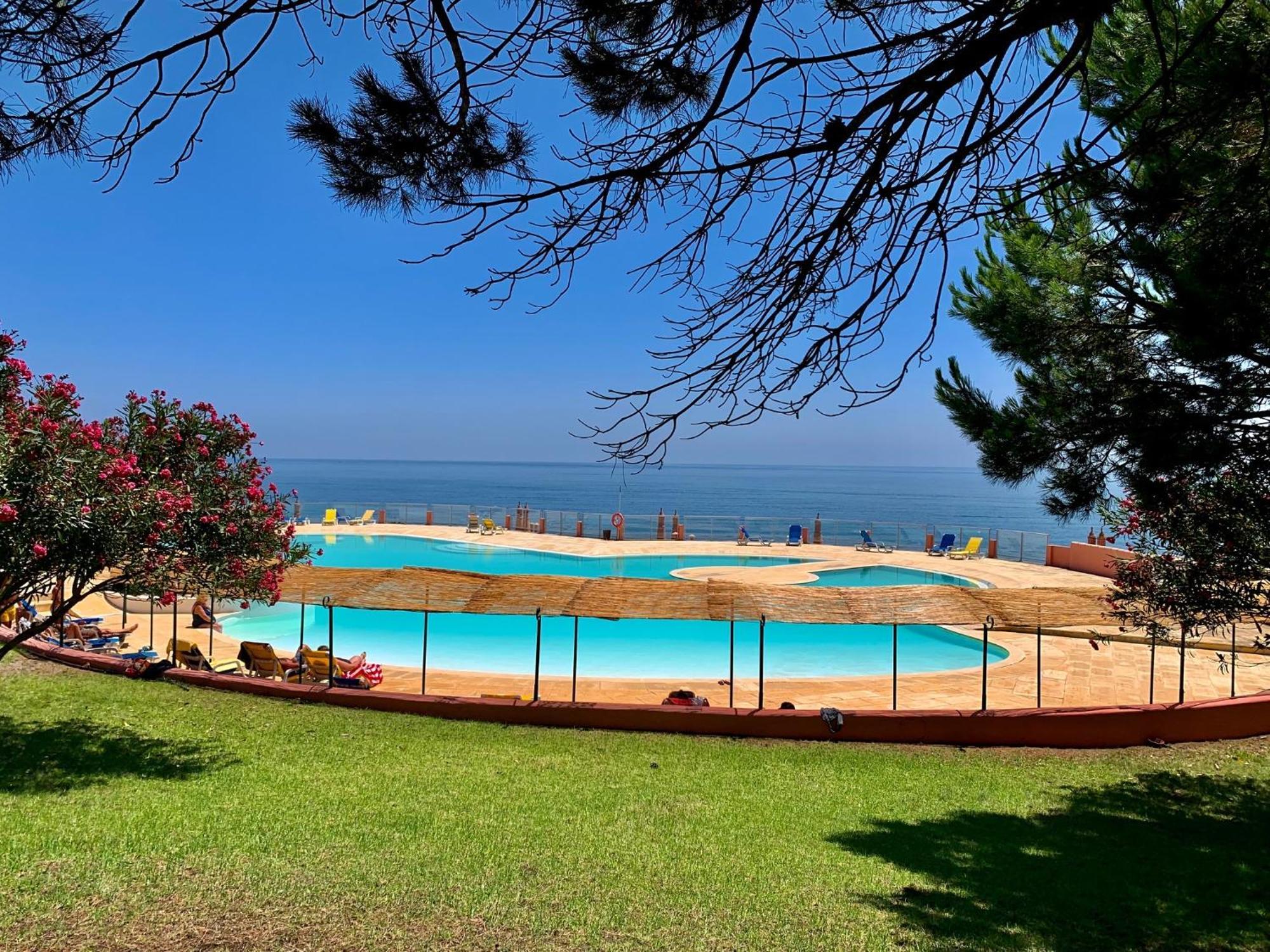 Casadaluz 86: Porto Dona Maria Oceanfront Retreat