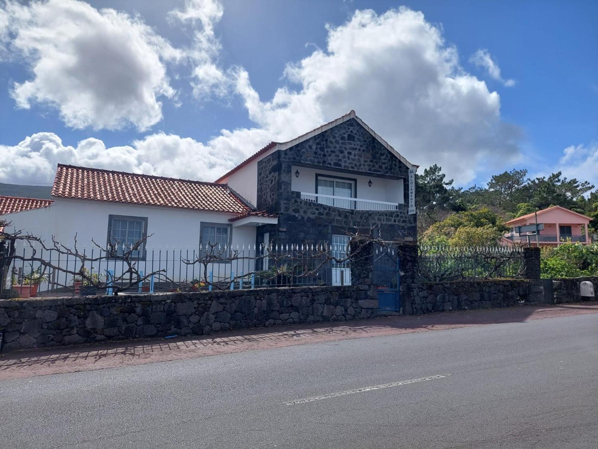 Alojamentos A Buraca Guest house *