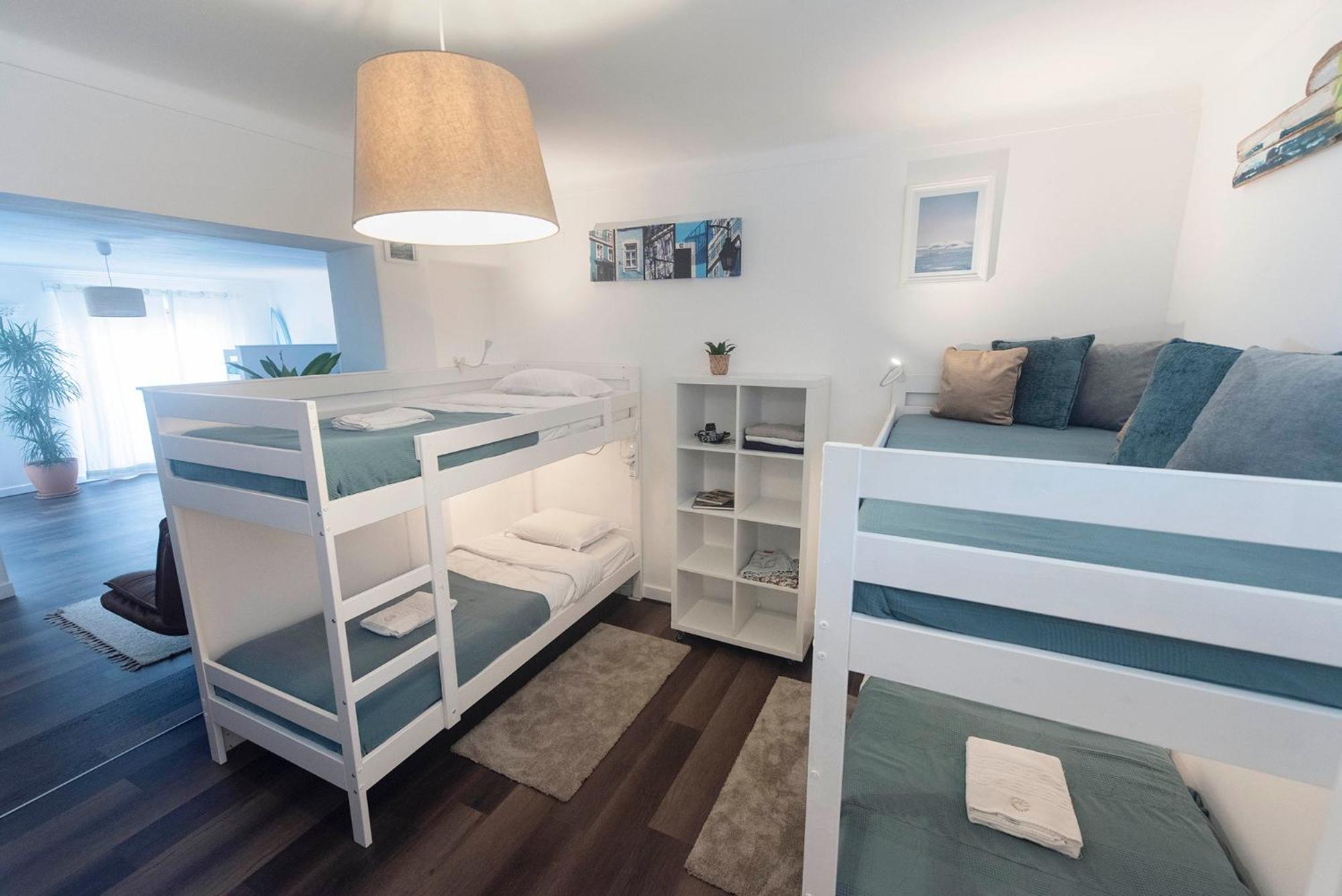 Hostel Laneez Ericeira Surf House -