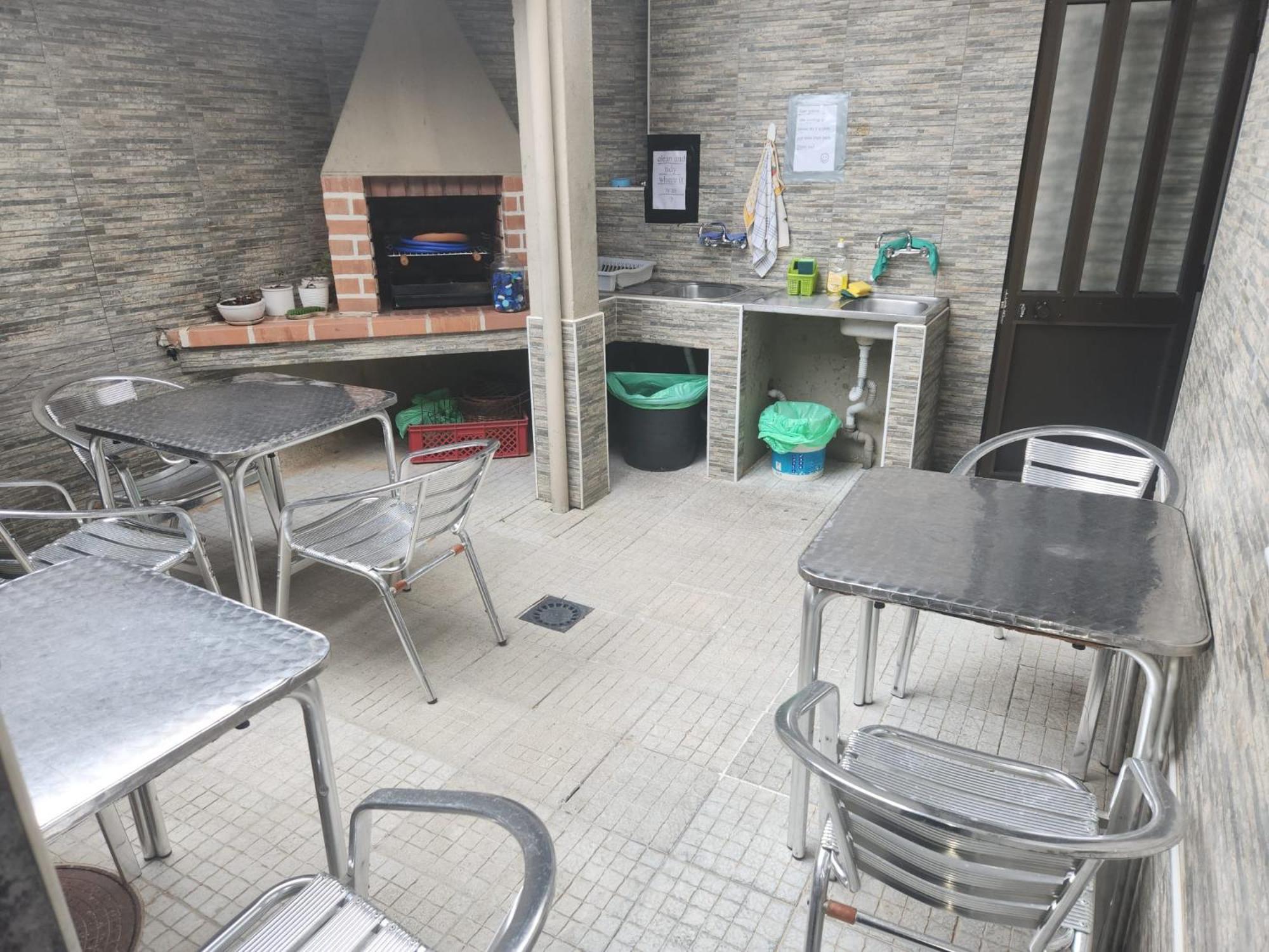 Sunny House Hostel *