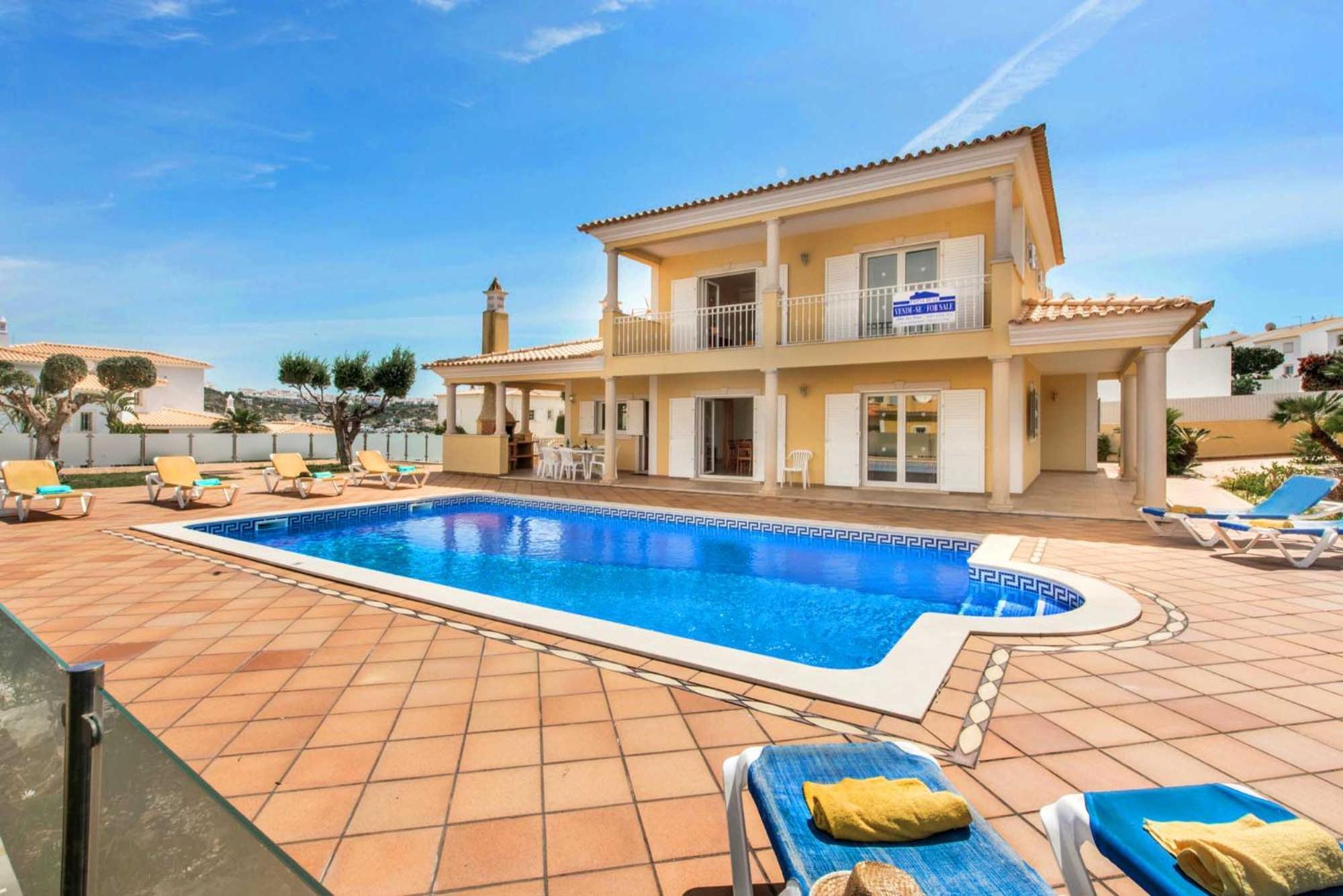 Oliveiras Amazing Location Walk To Marina Restaurants Holiday home *