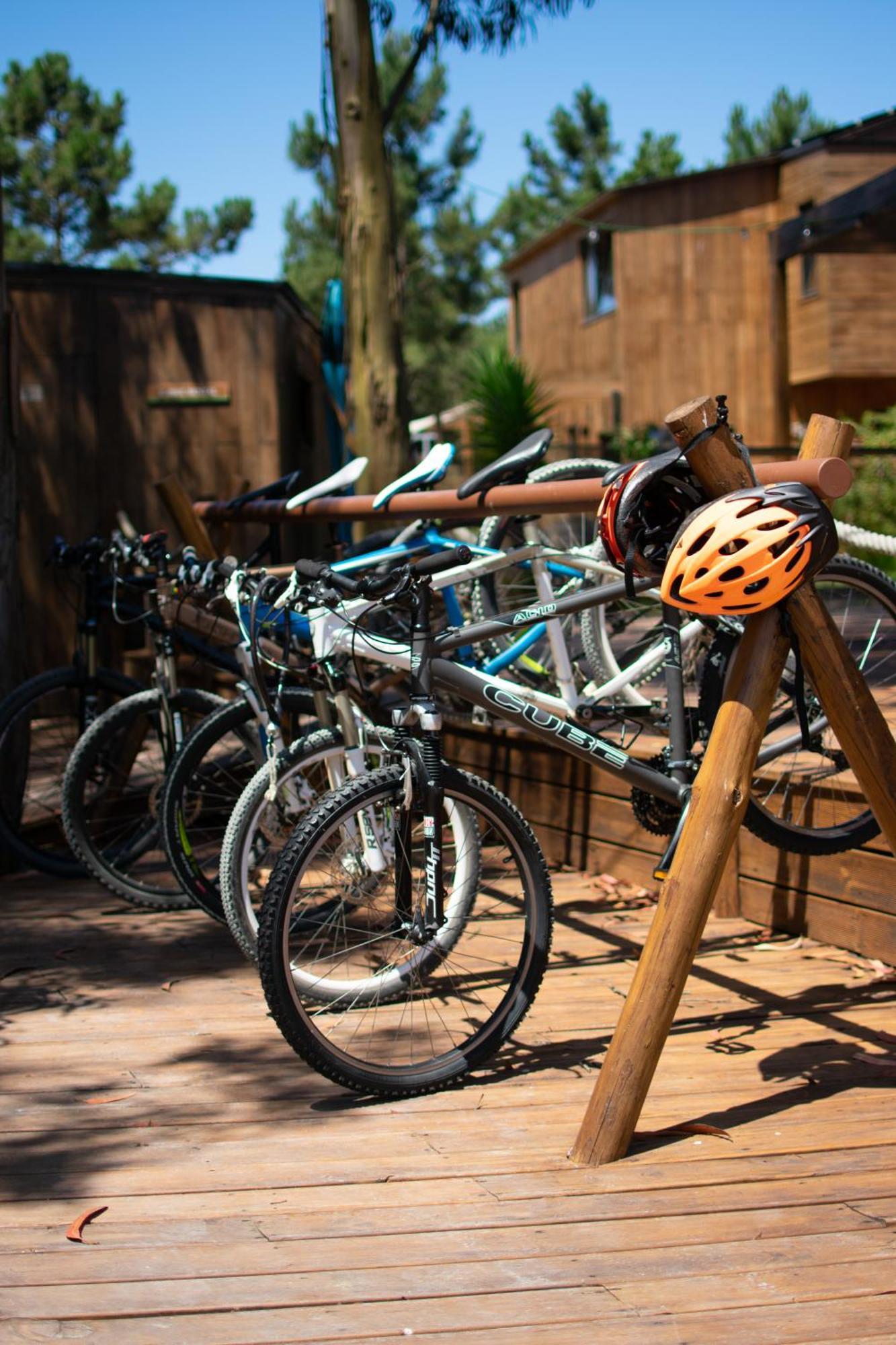 Bukubaki Eco Surf Resort 4*