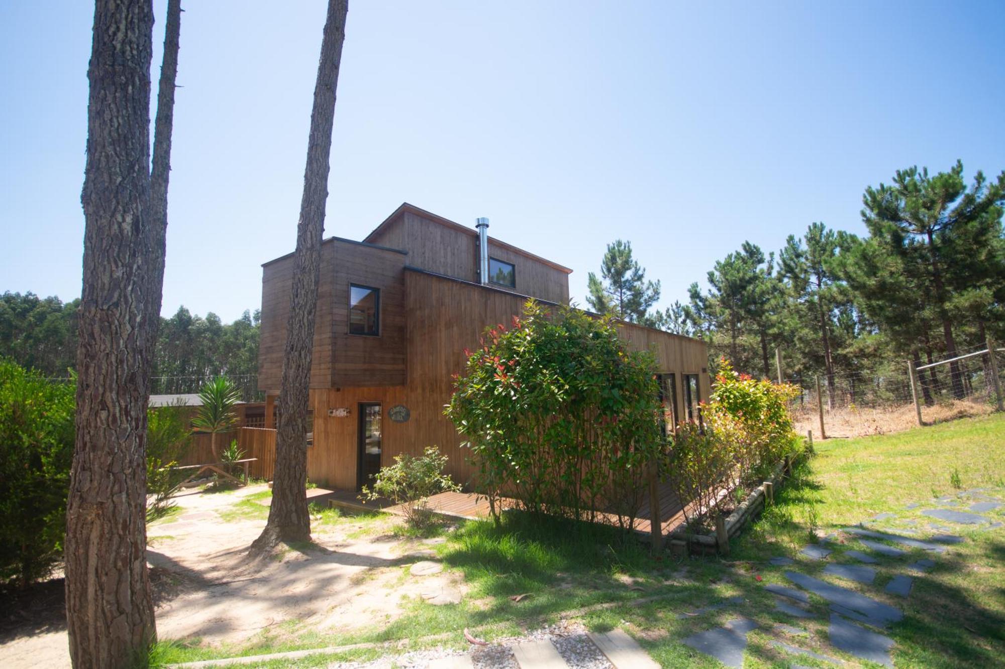 Bukubaki Eco Surf Resort