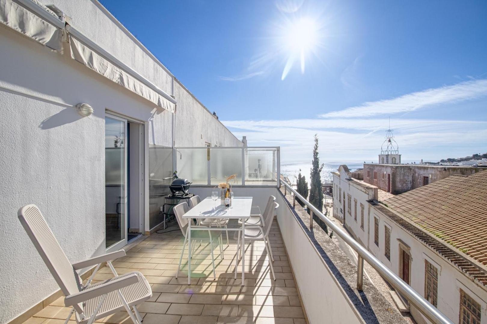 Old Town 2br 50m Ocean W/ Ac Wi-fi Parking Terrace Apartment *