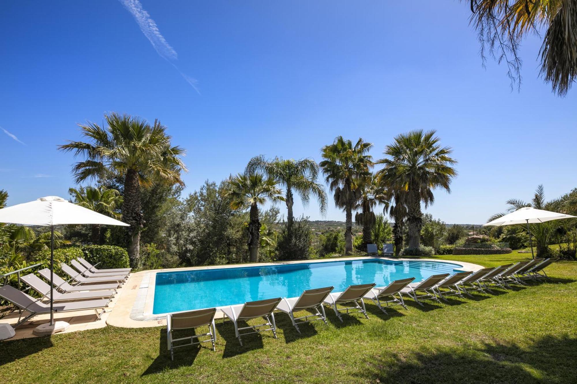 Villa Charming Algarve Quinta Luz 9 Bedrooms Large Pool Snooker Table Silves