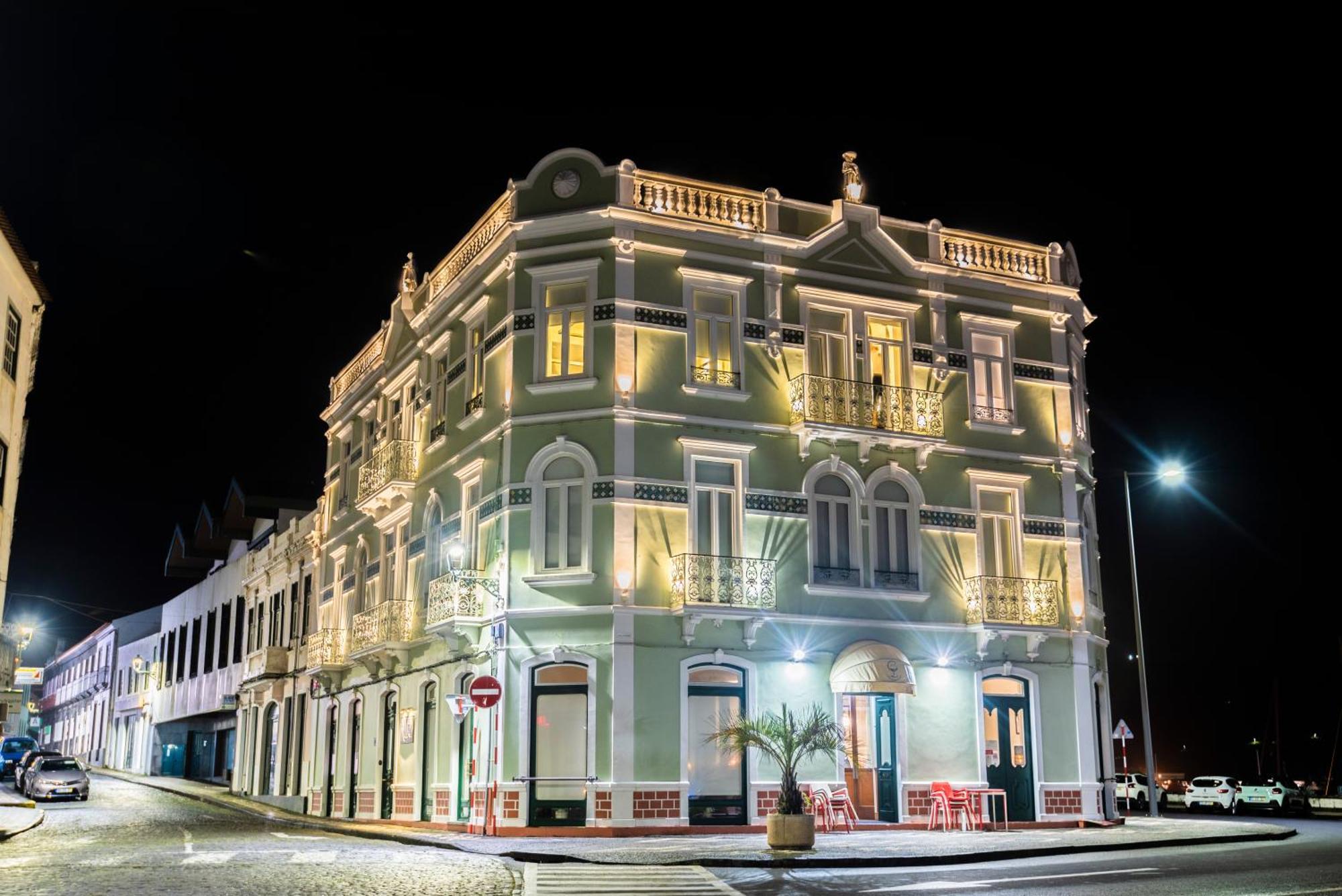 Internacional Azores Boutique Hostel *