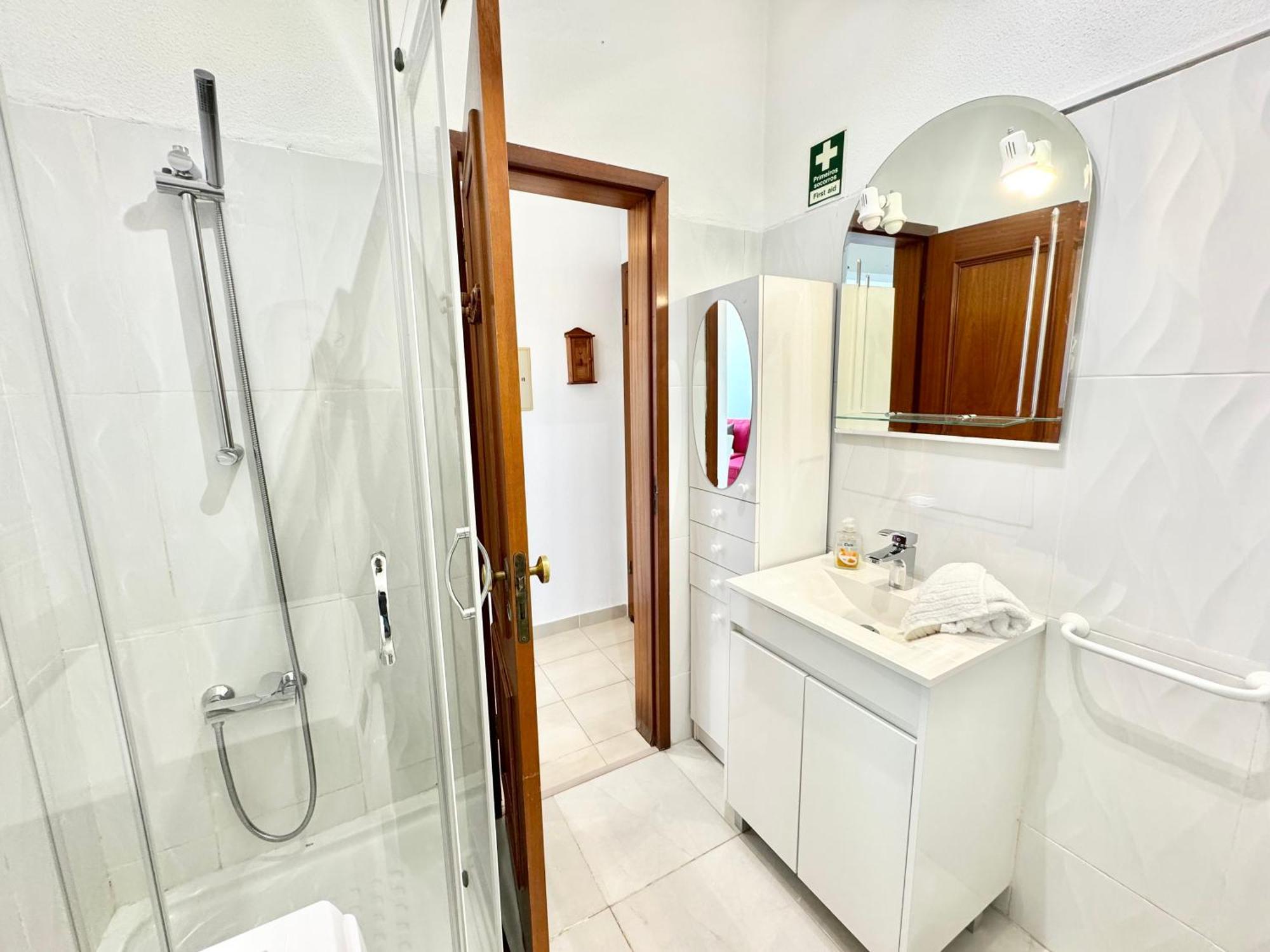Algarve - Front - Free Wifi - Air Con Apartment