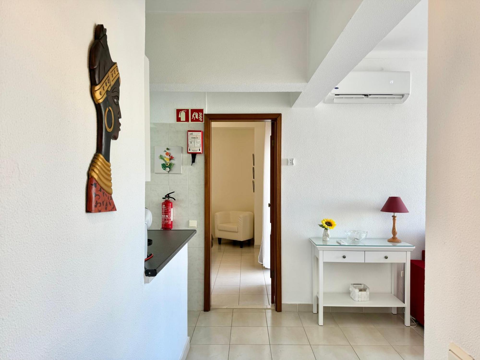 Algarve - Front - Free Wifi - Air Con * Armacao de Pera
