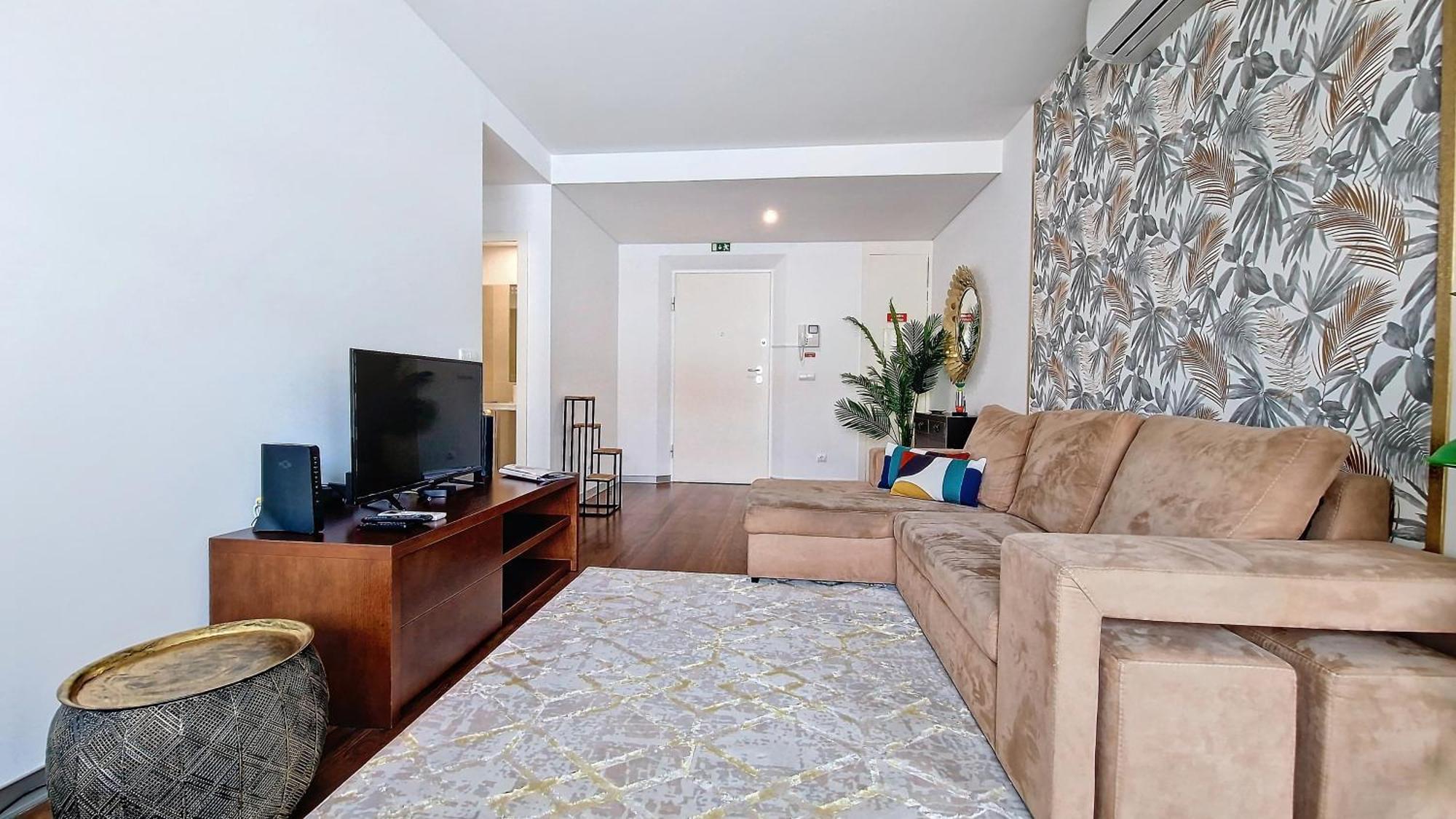 Apartment Upscales By Lovelystay - Private Parking *
