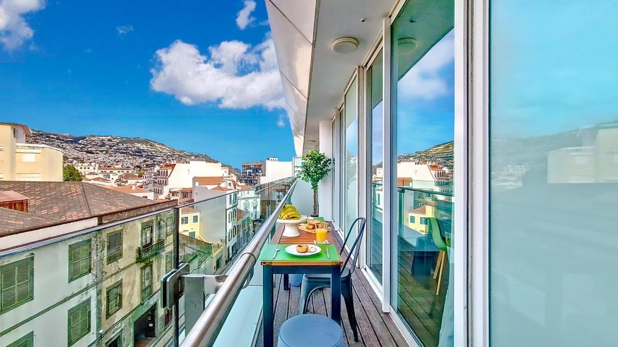 Apartment Upscales By Lovelystay - Private Parking *
