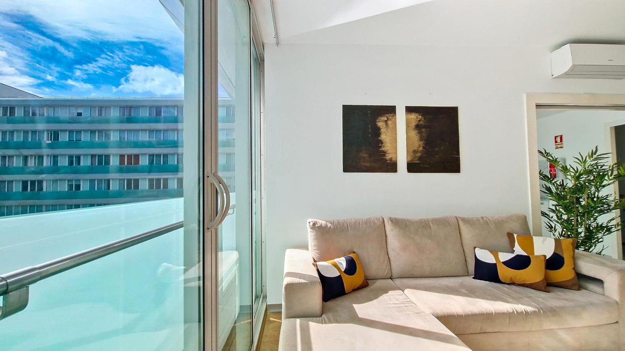 Apartment Upscales By Lovelystay - Private Parking *