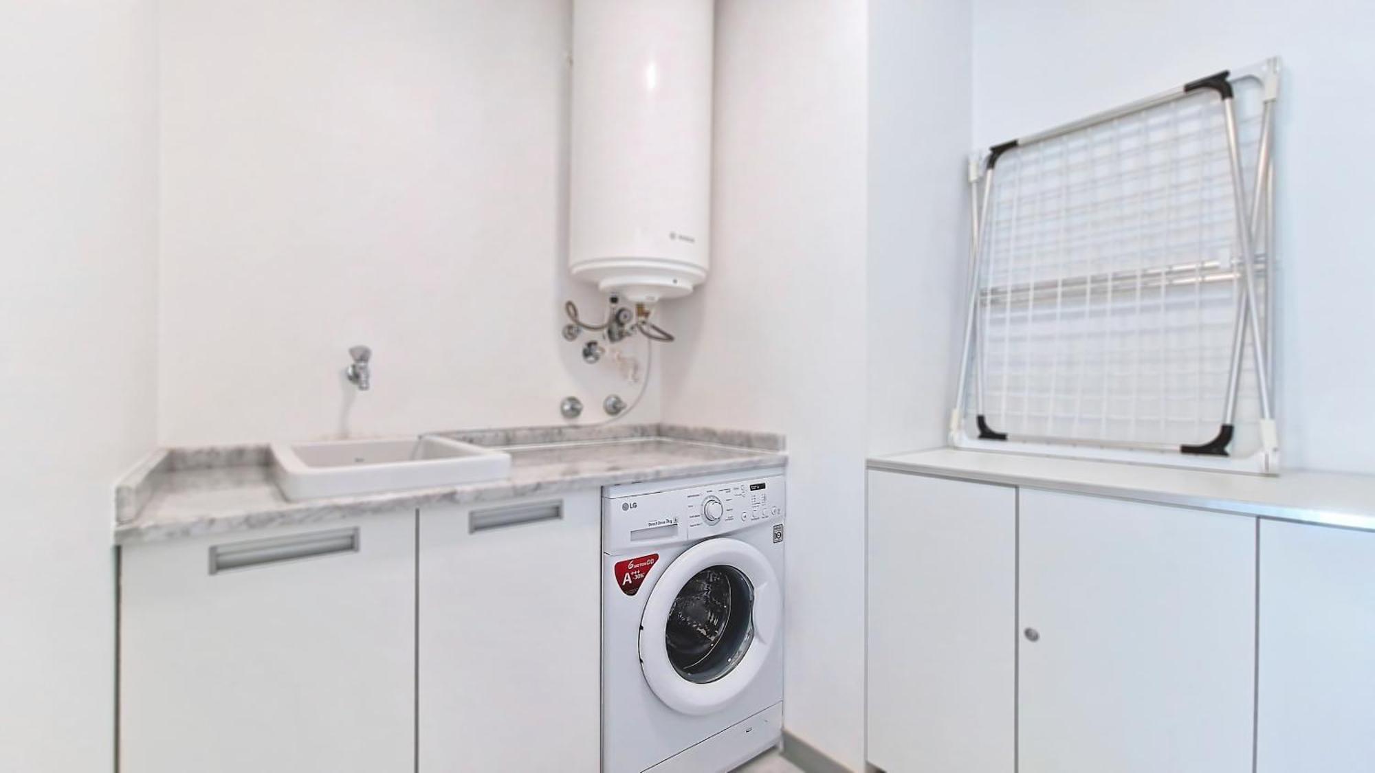 Upscales By Lovelystay - Private Parking Apartment *