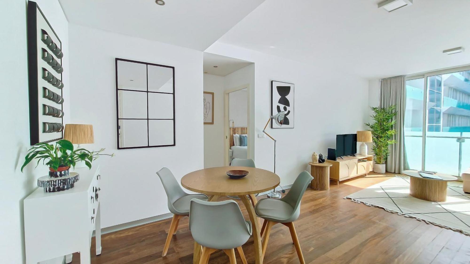 Apartment Upscales By Lovelystay - Private Parking