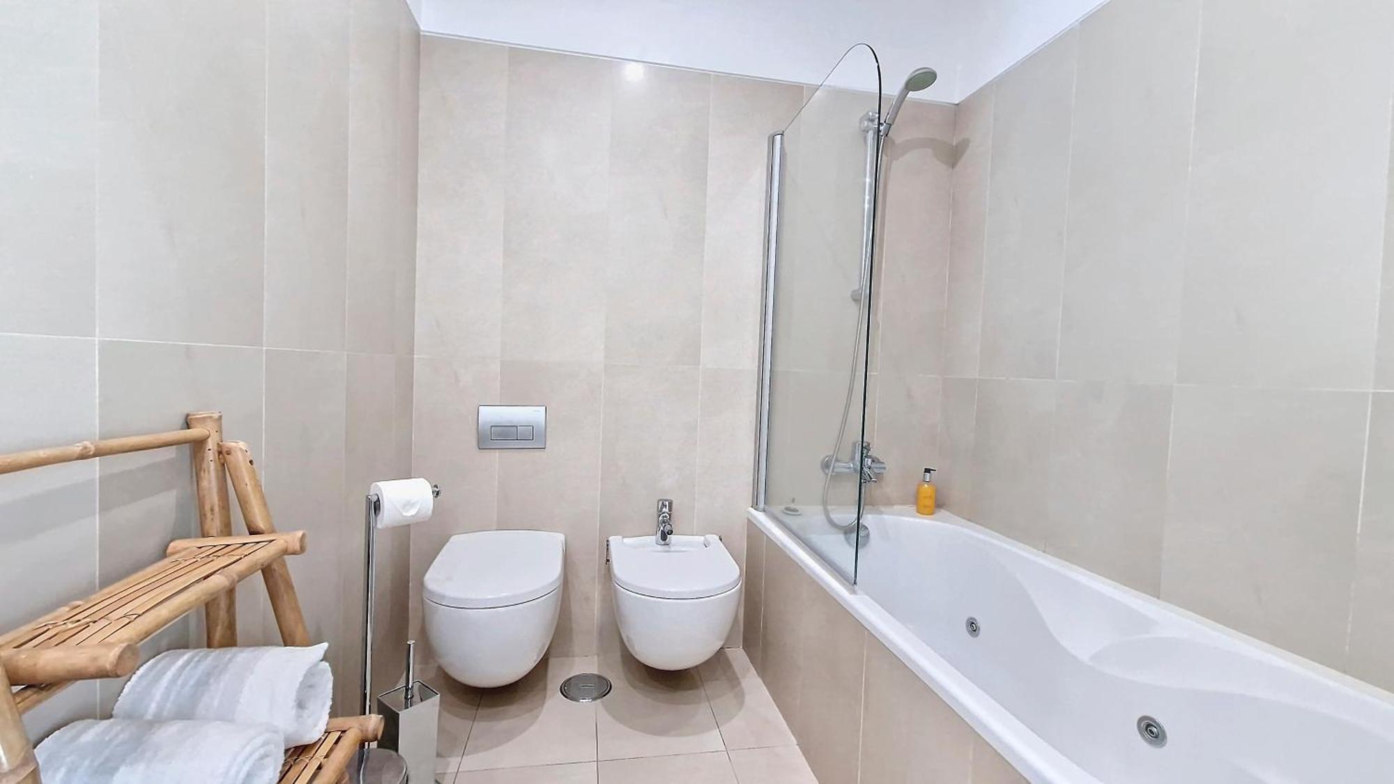 Upscales By Lovelystay - Private Parking Apartment Funchal (Madeira)