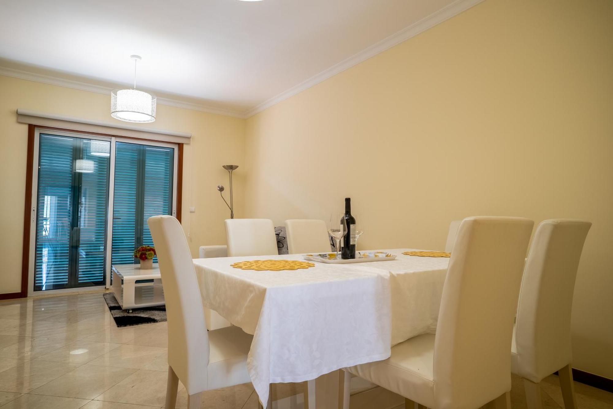 Forum Madeira Ajuda Apartamento