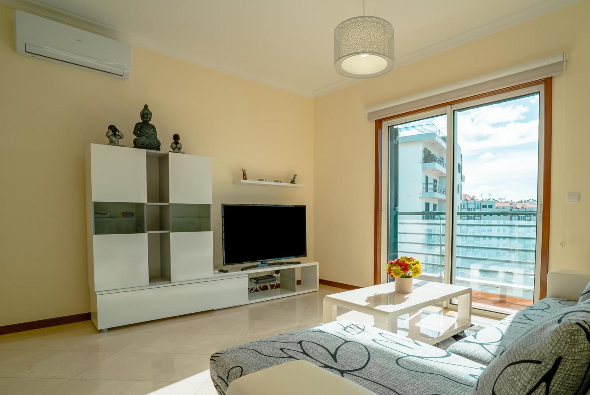 Forum Madeira Ajuda Apartamento *