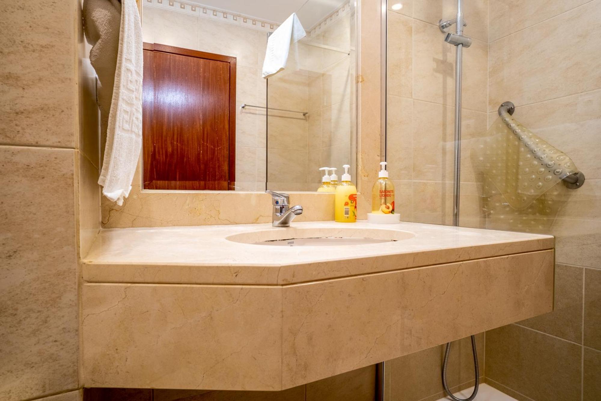 Forum Madeira Ajuda Apartamento