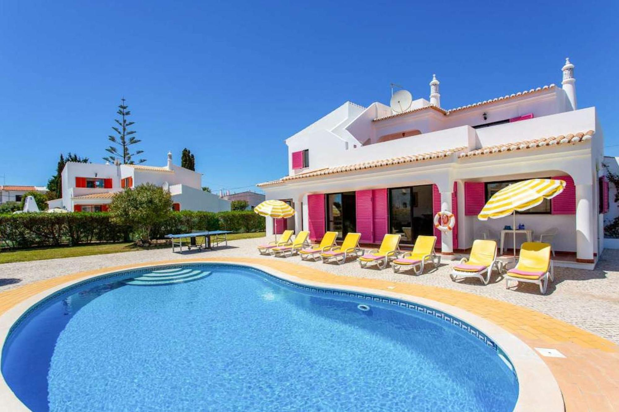 Luxury Carvoeiro Fragrancia Dois 4 Bedroom Gated Pool *