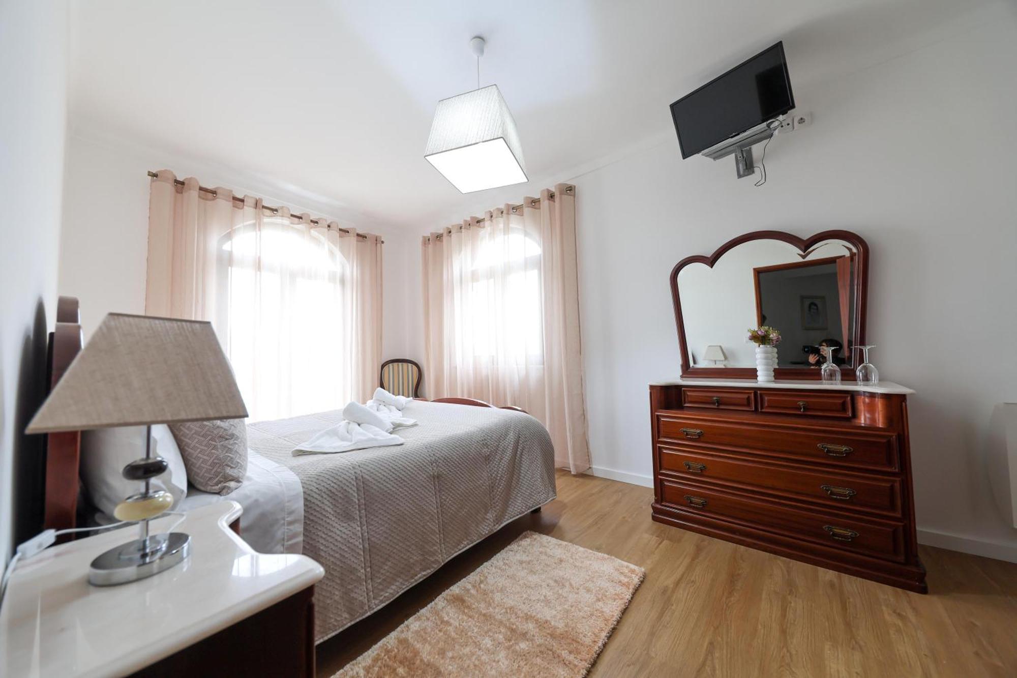 Quartos Da Tia Laura Homestay