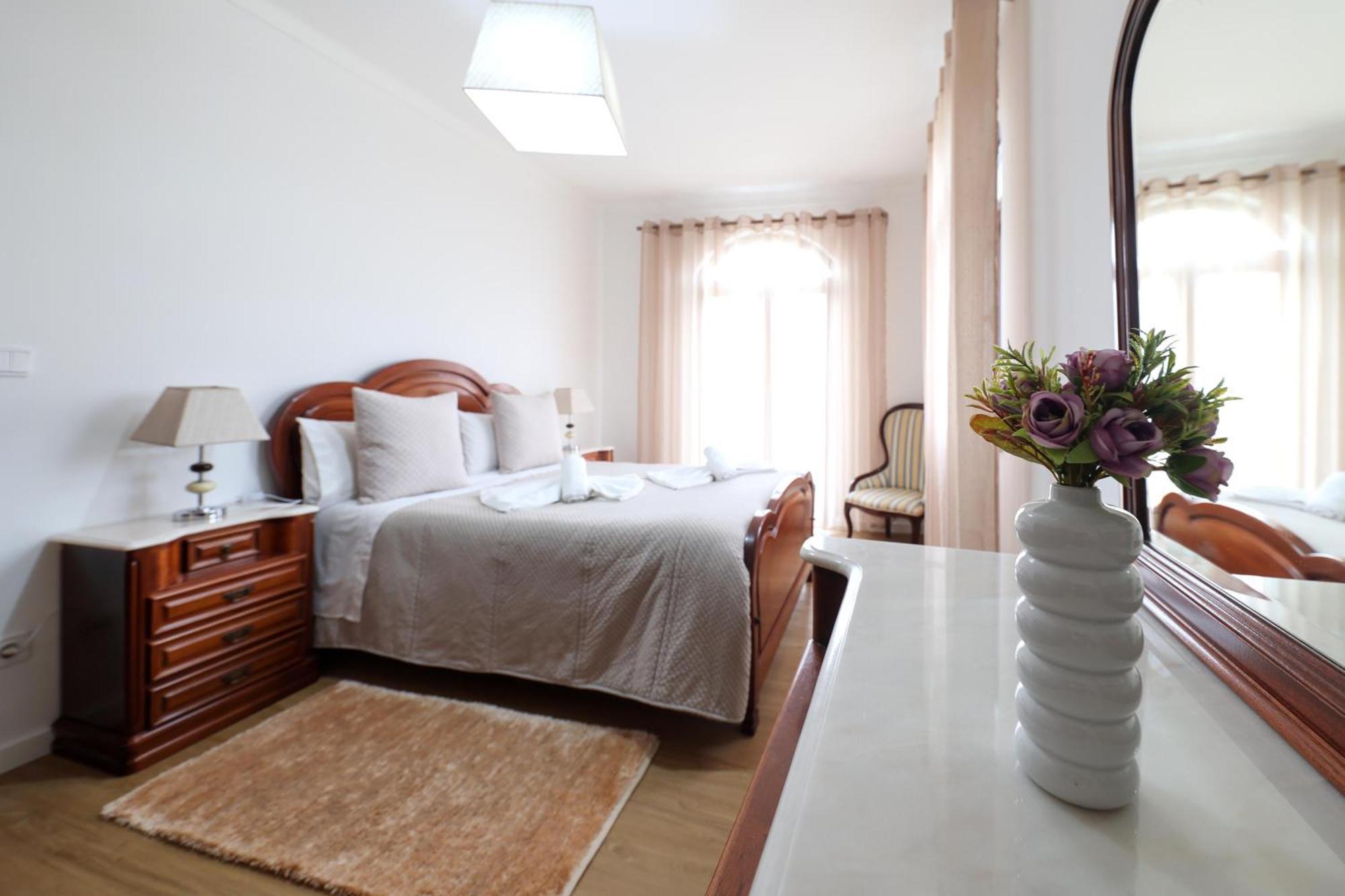Quartos Da Tia Laura Homestay *