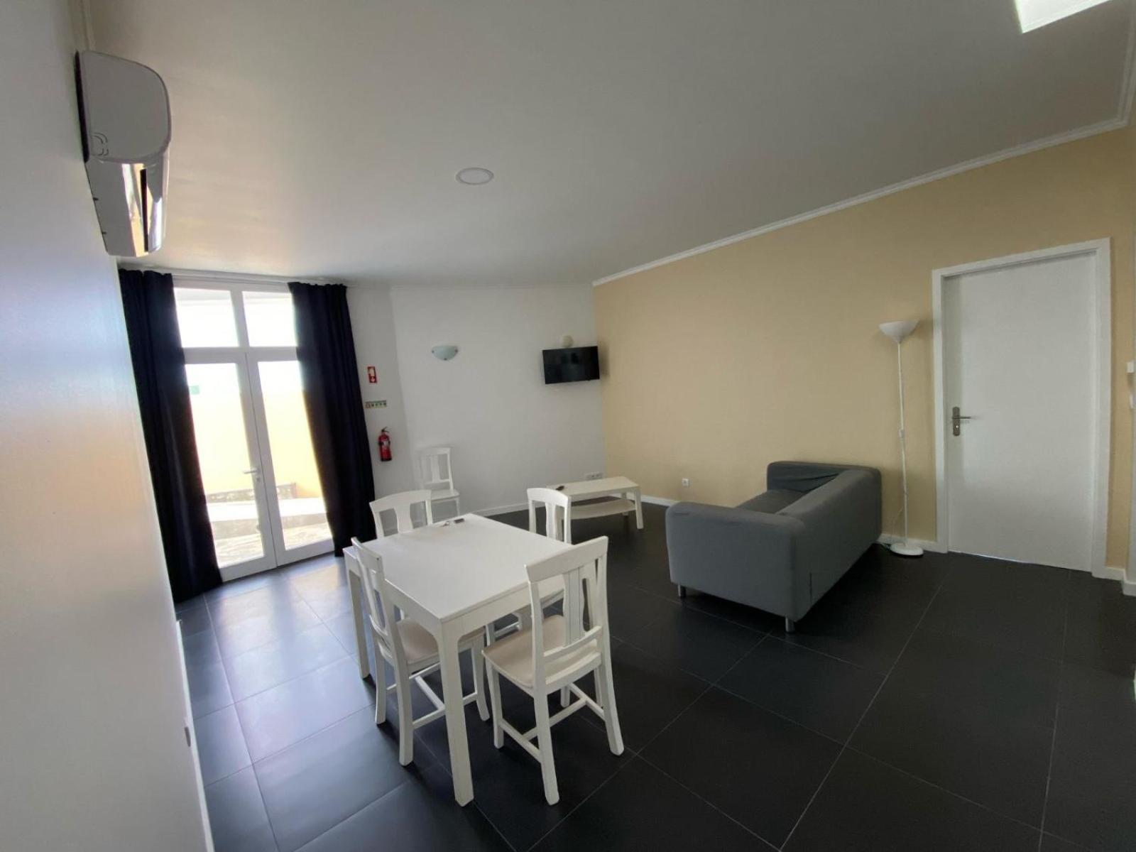 Apartment White Pico *