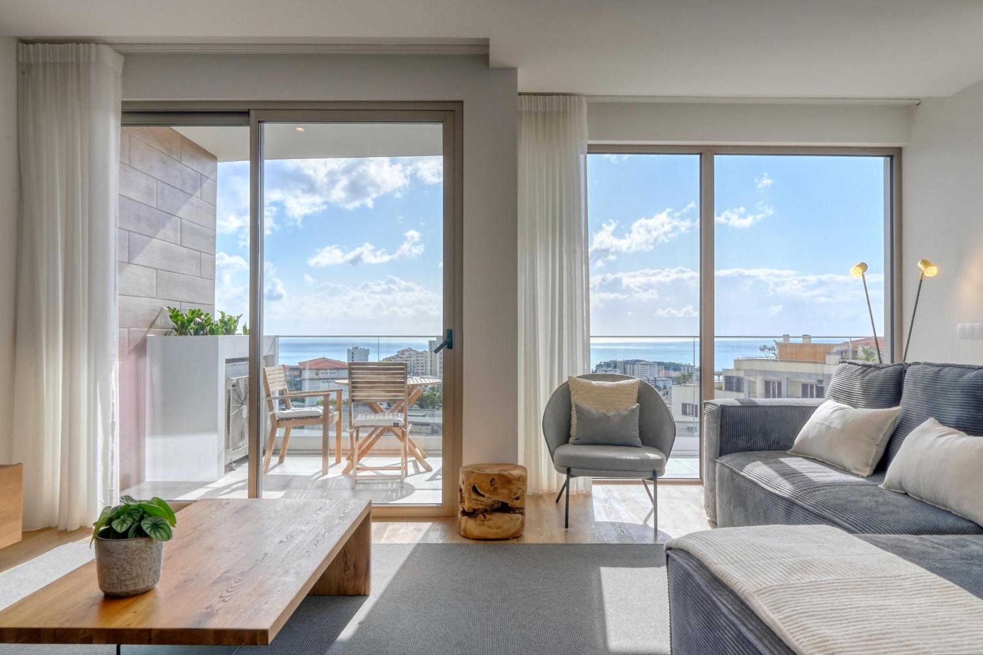 The Place By Nicolene, A In Madeira Apartment