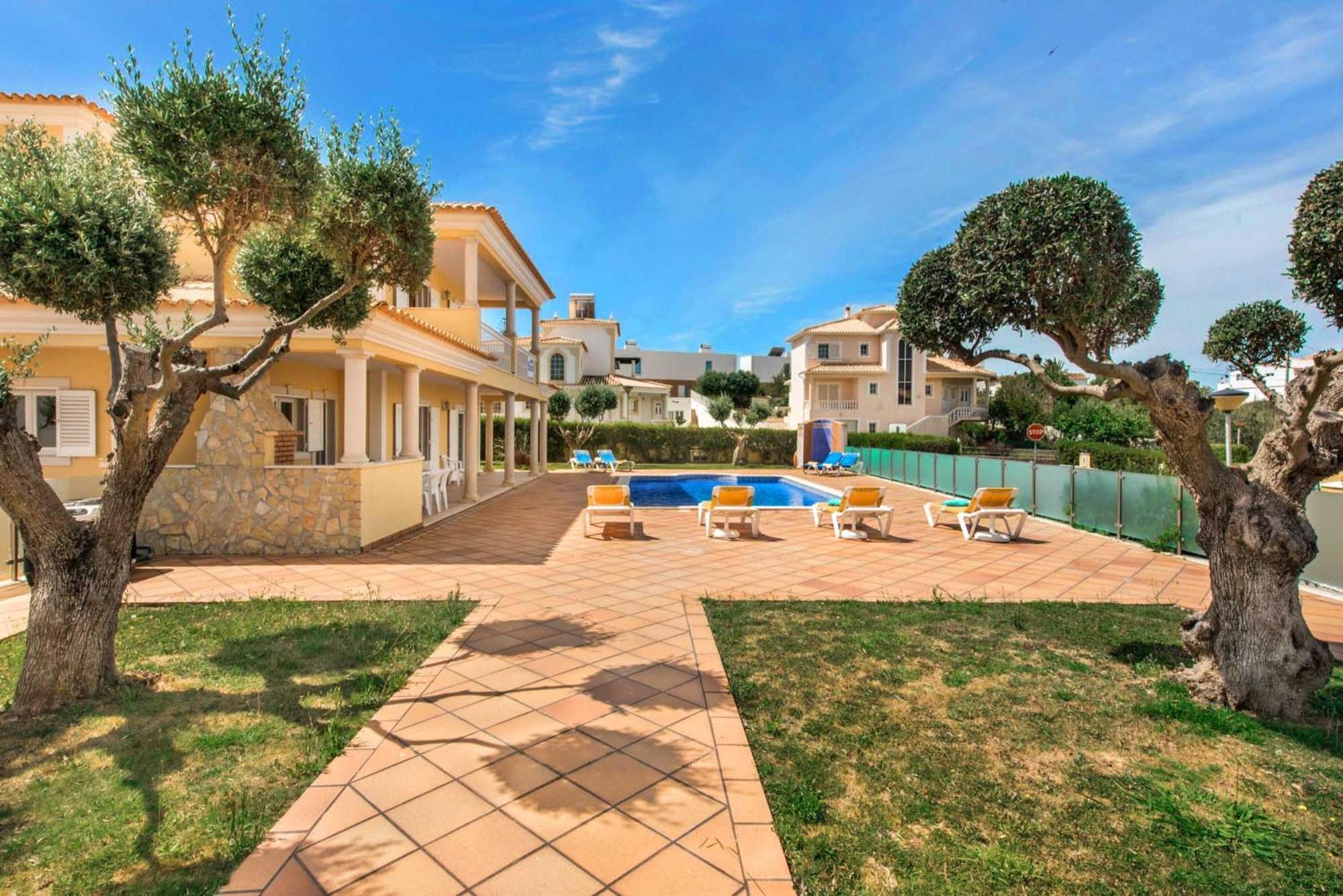 Oliveiras Amazing Location Walk To Marina Restaurants Holiday home *