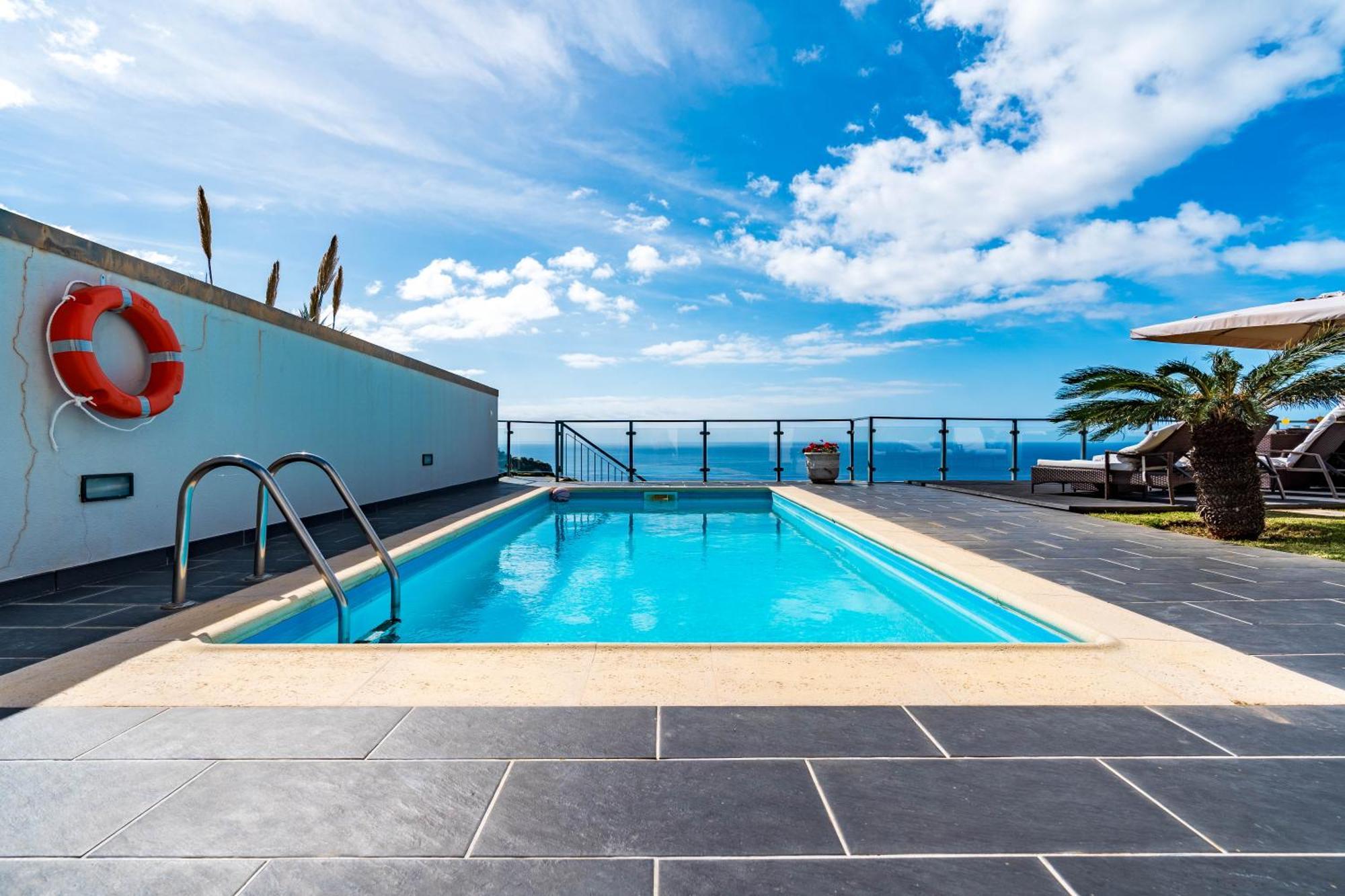 Alex,pool And Ocean View Calheta (Madeira)