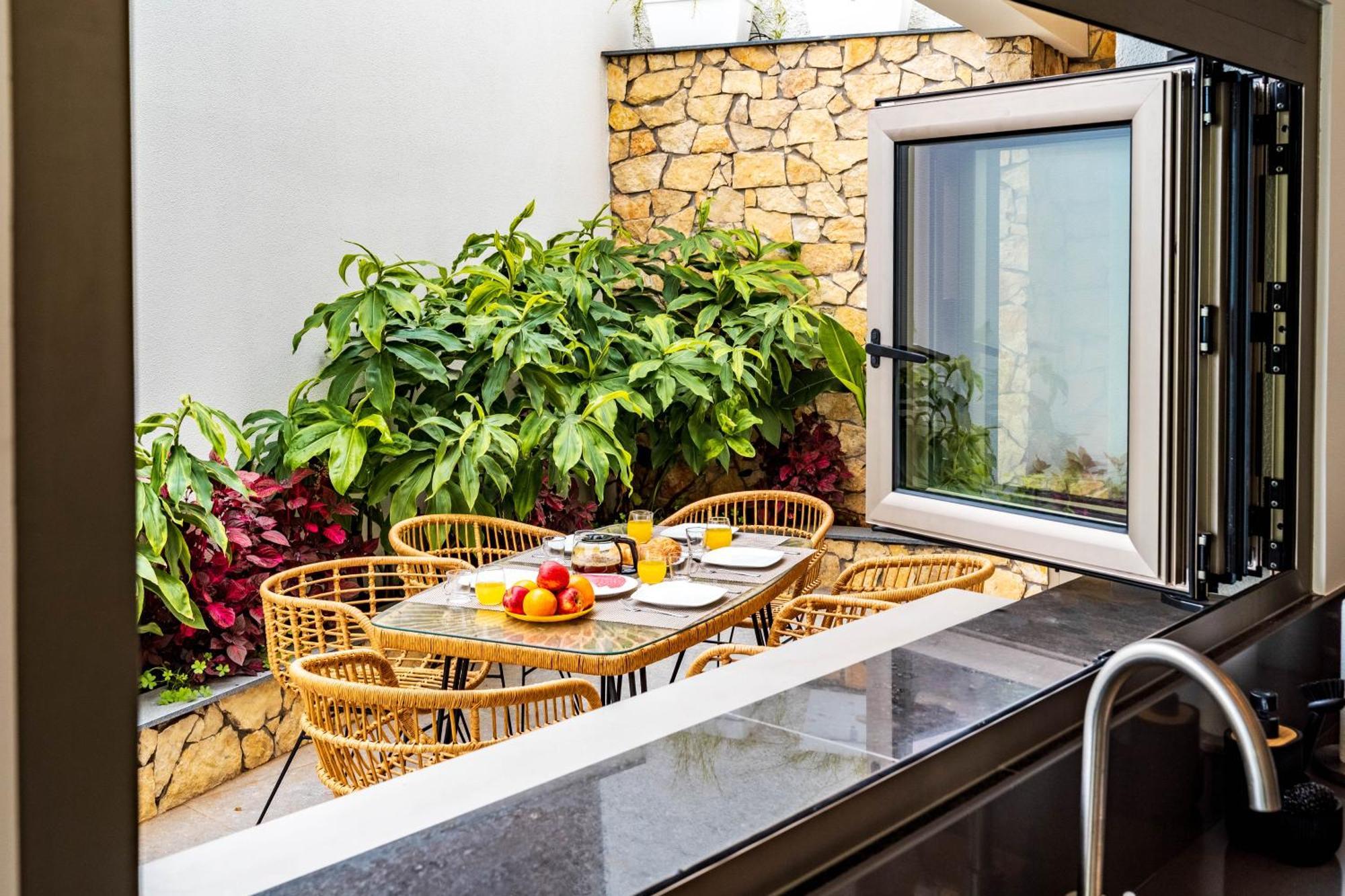 Villa One Sweet World
