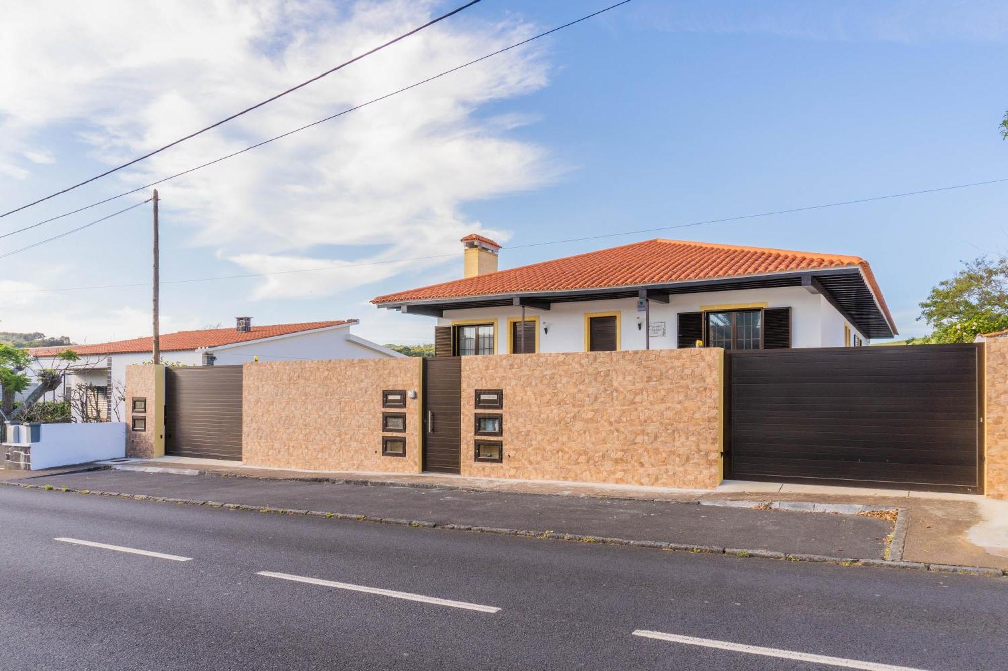Pinheiro Sun&beach House Holiday home Ponta Delgada (Sao Miguel)