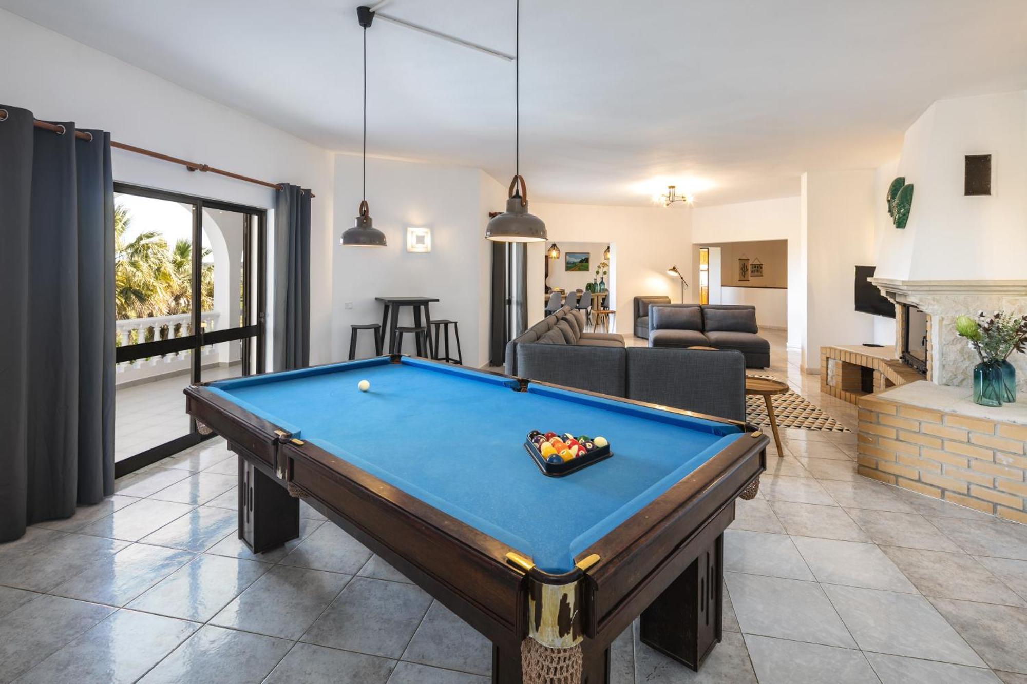 Villa Charming Algarve Quinta Luz 9 Bedrooms Large Pool Snooker Table *