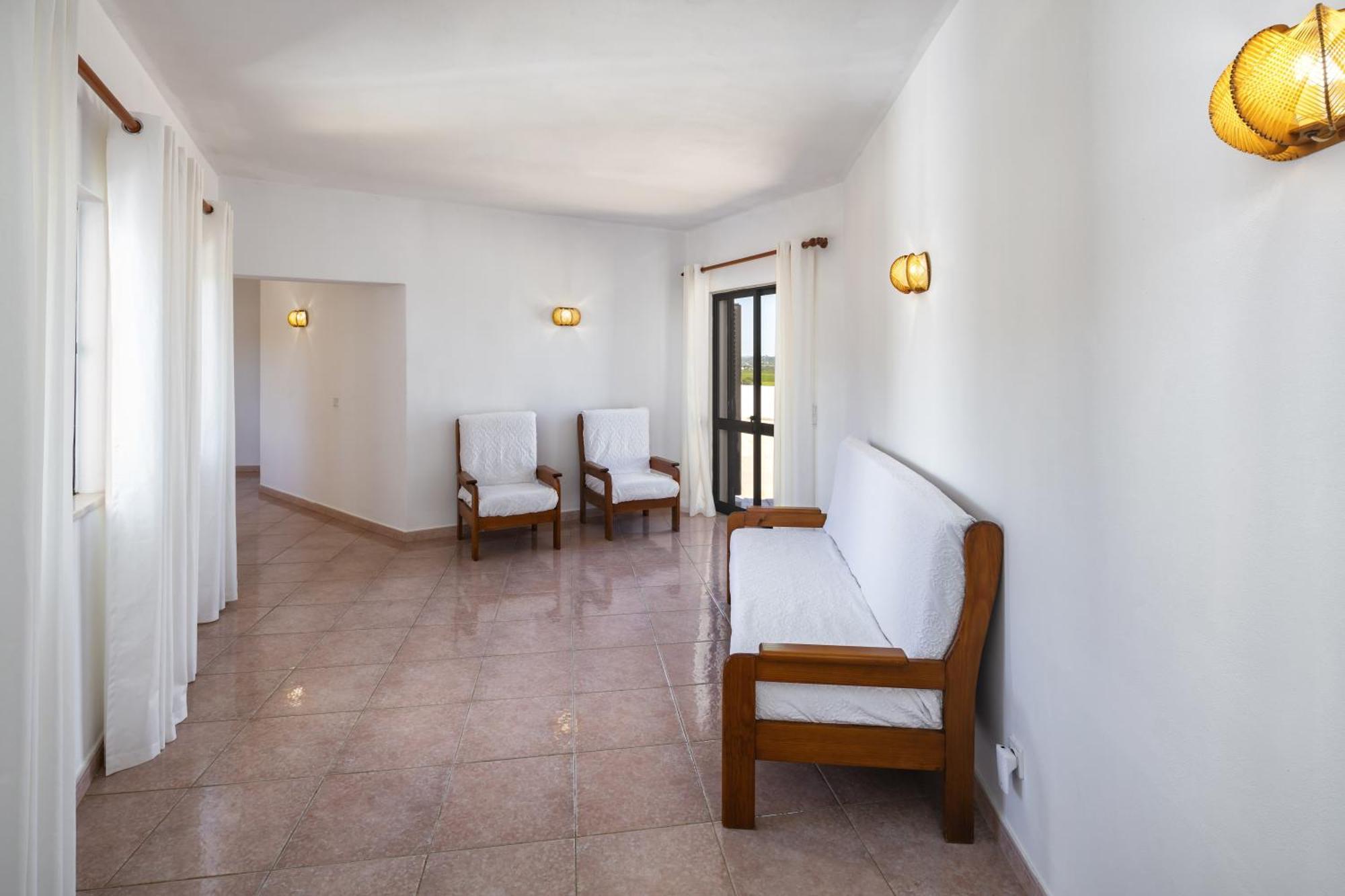 Villa Charming Algarve Quinta Luz 9 Bedrooms Large Pool Snooker Table Silves
