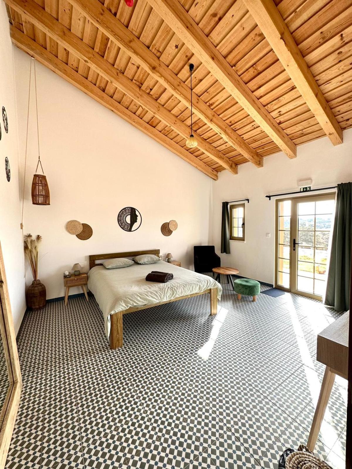 Bed and breakfast Alpaca Farm And - Mama Adama Grândola