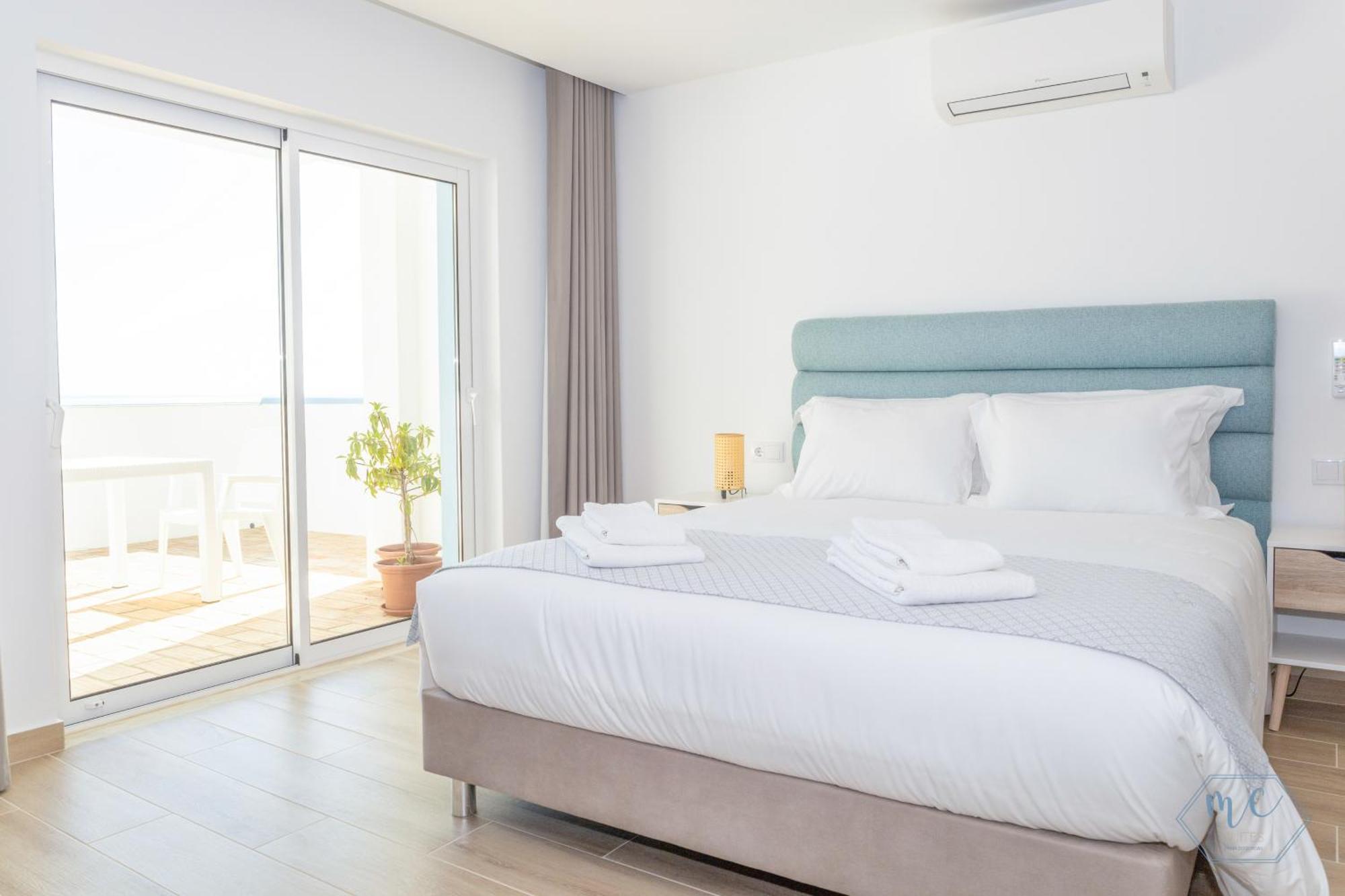 Apartment Mc With Amazing Front Sea View