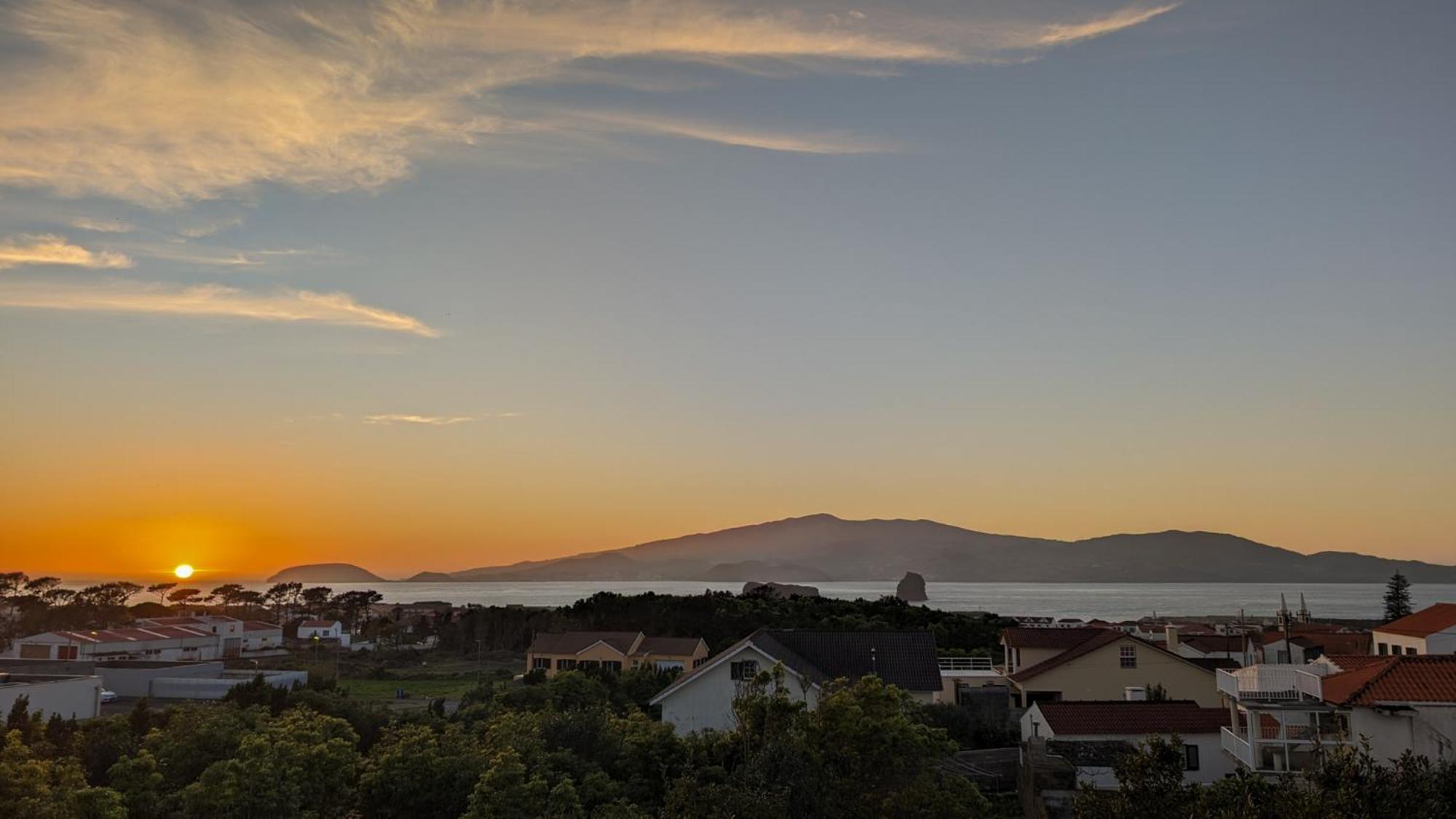 Loving Strangers * Madalena (Azores)
